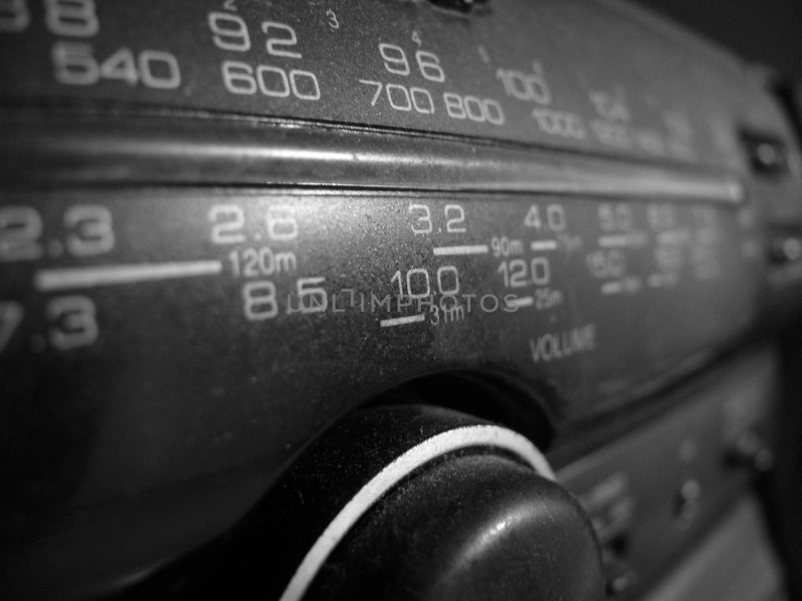 Scale of the Radio