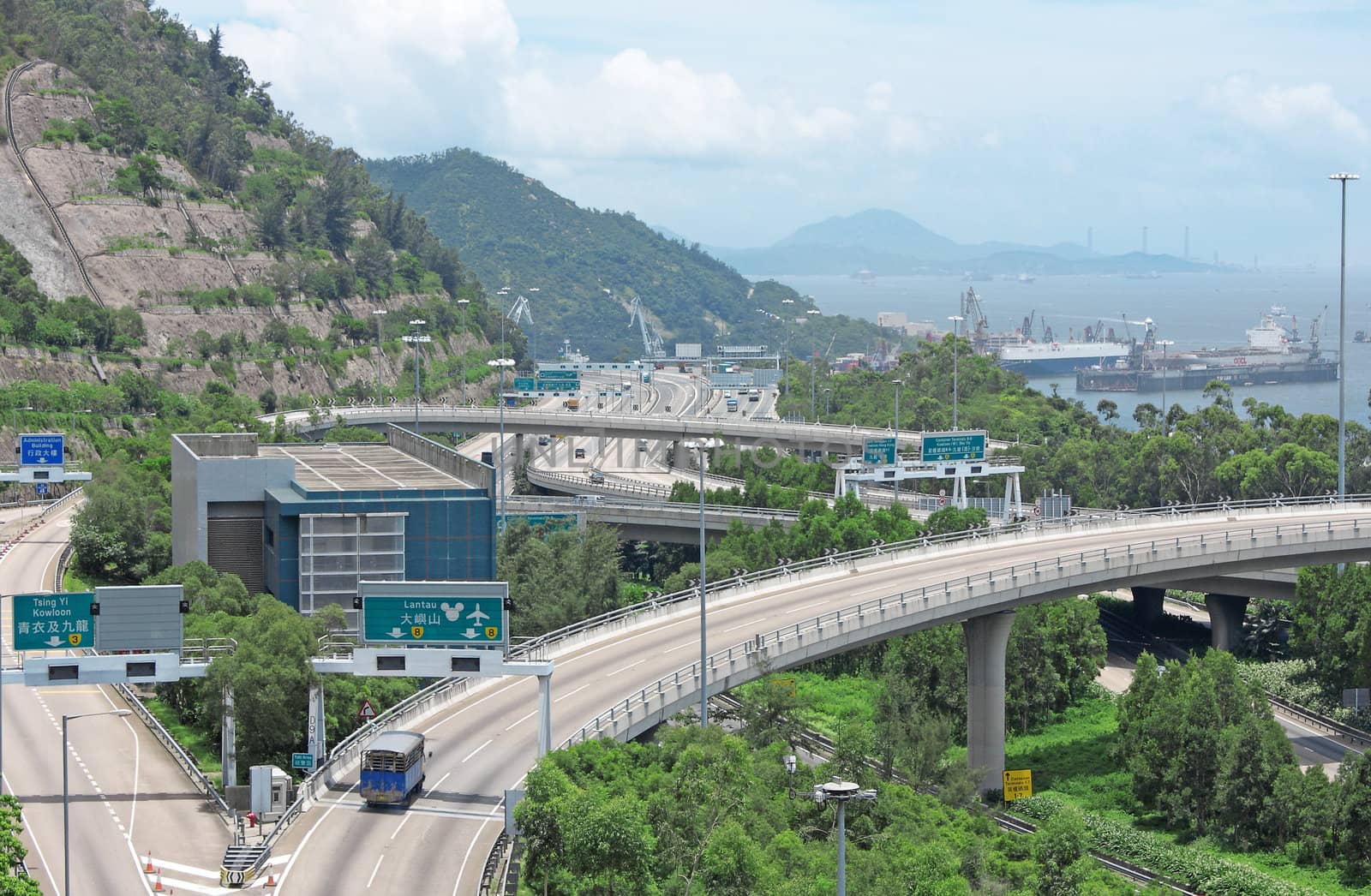 hong kong highway at day