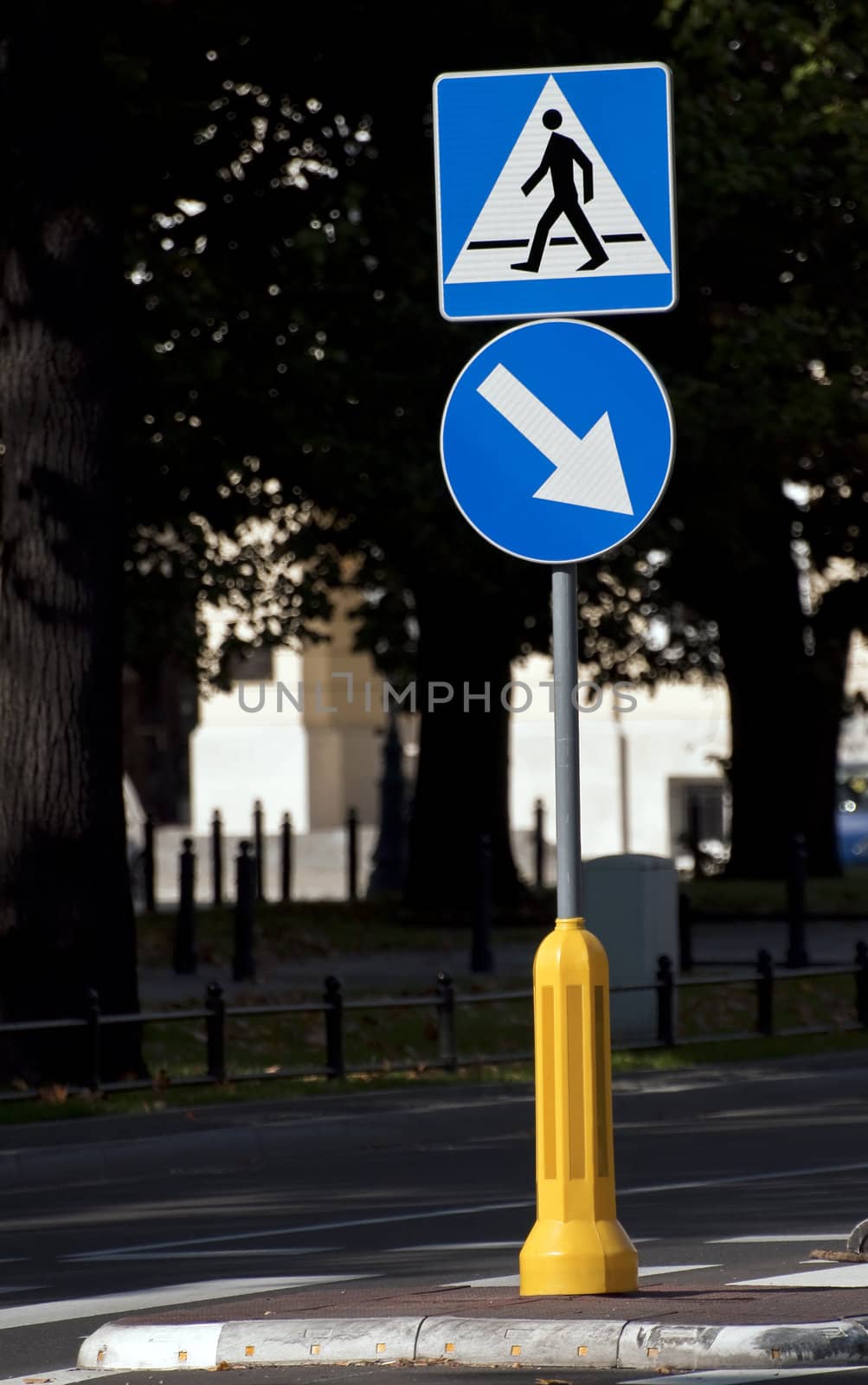 Traffic: blue pedestrian crossing sign, give way.