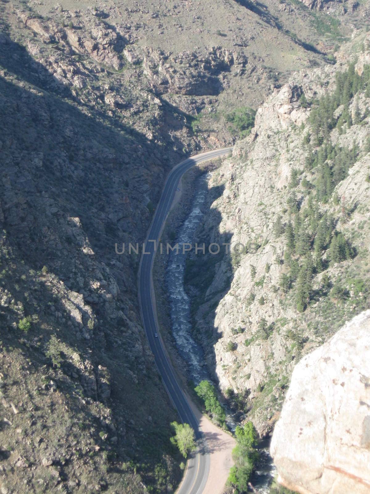 US ^ Cutting through the Colorado Mountains