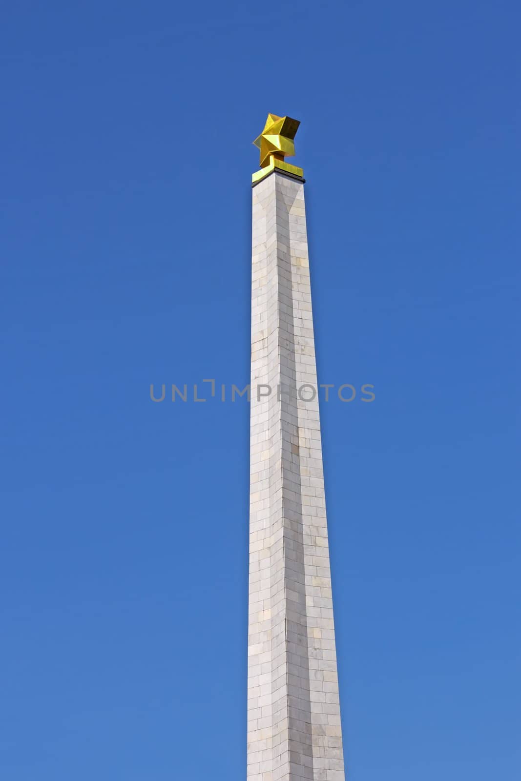 Monument in downtown of Kyiv, Ukraine by qiiip