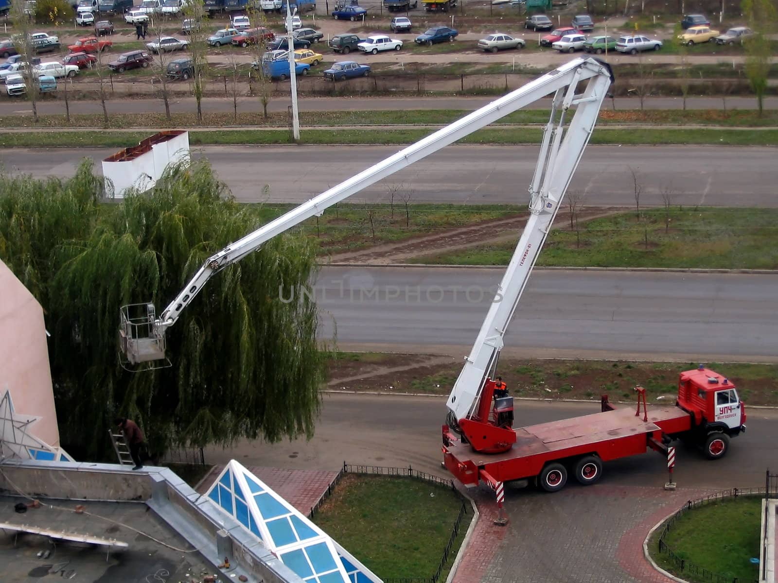 Hoisting crane by ichip