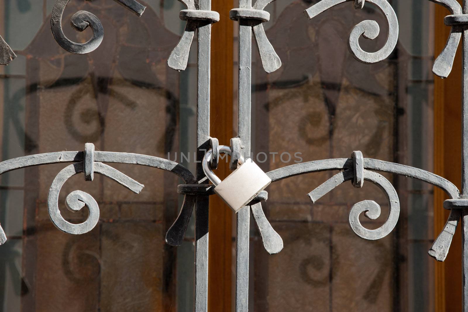 The lock on the forged doors by galdzer