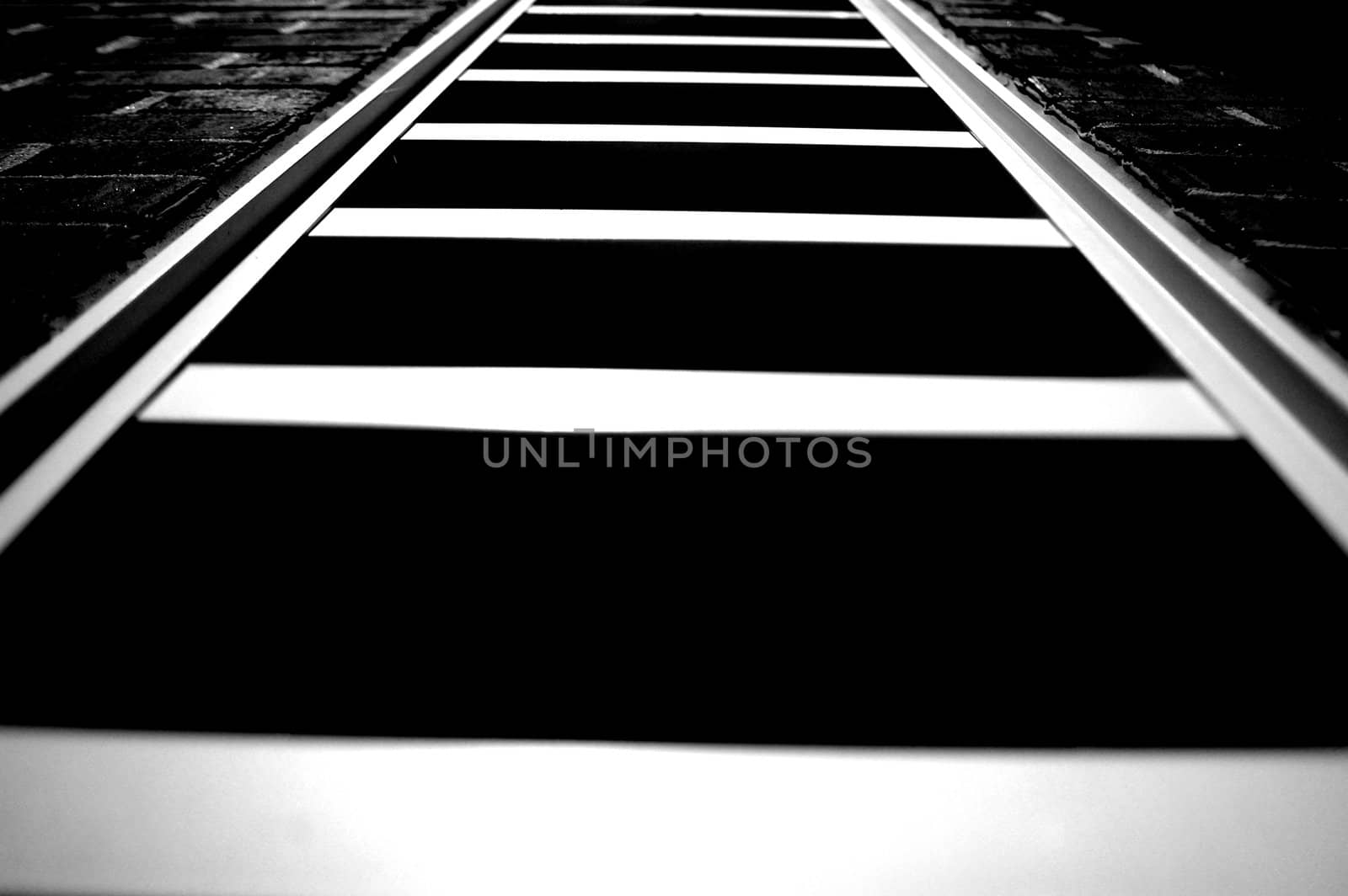 Looking up the building in Chicago, IL.