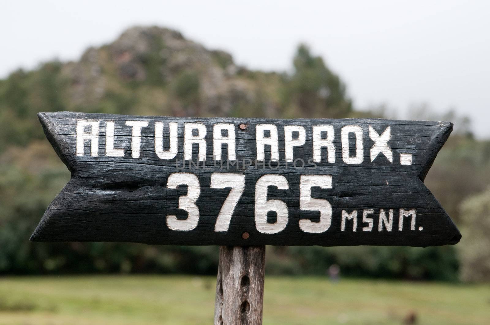 Picture of Sign board "Altura 3765" in Cusco