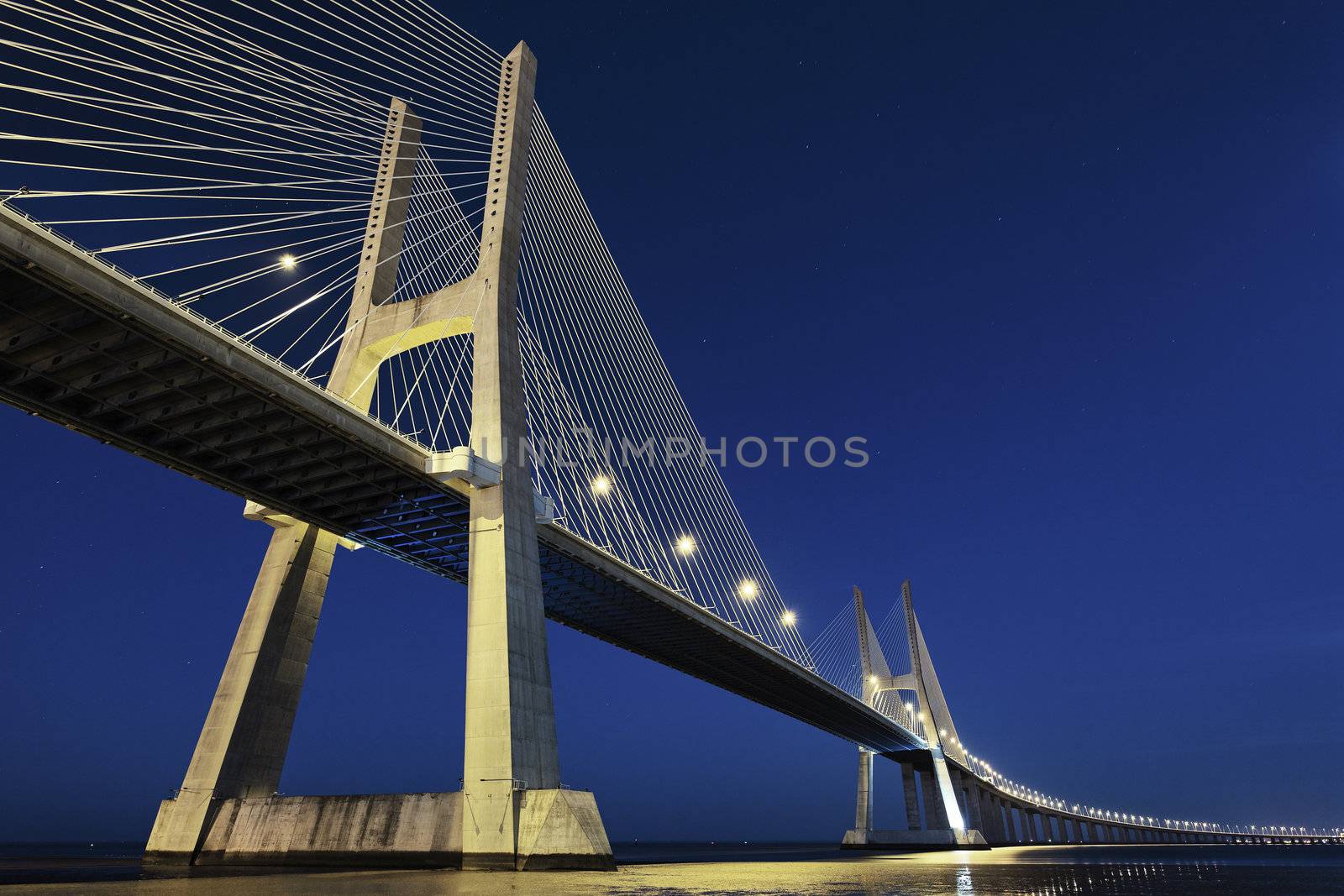 Vasco da Gama bridge by night by vwalakte