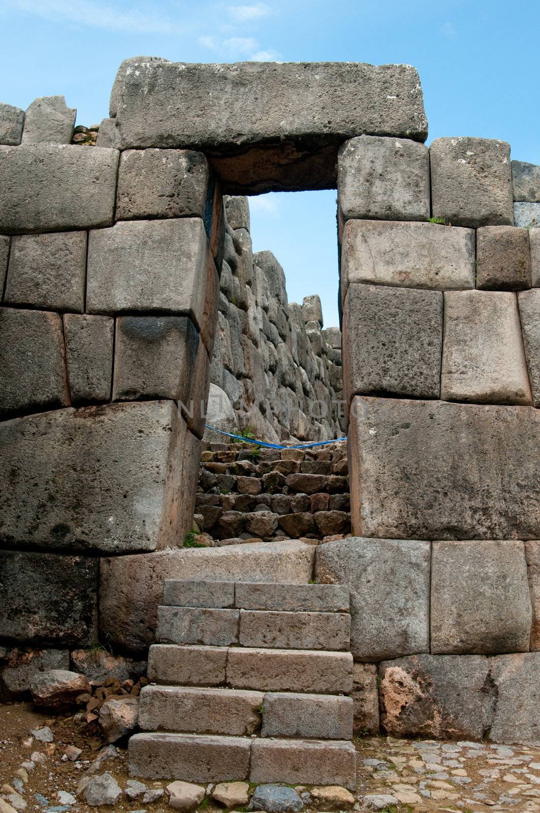 Ancient stone sun gates in Sacsayhuam� by dyvan