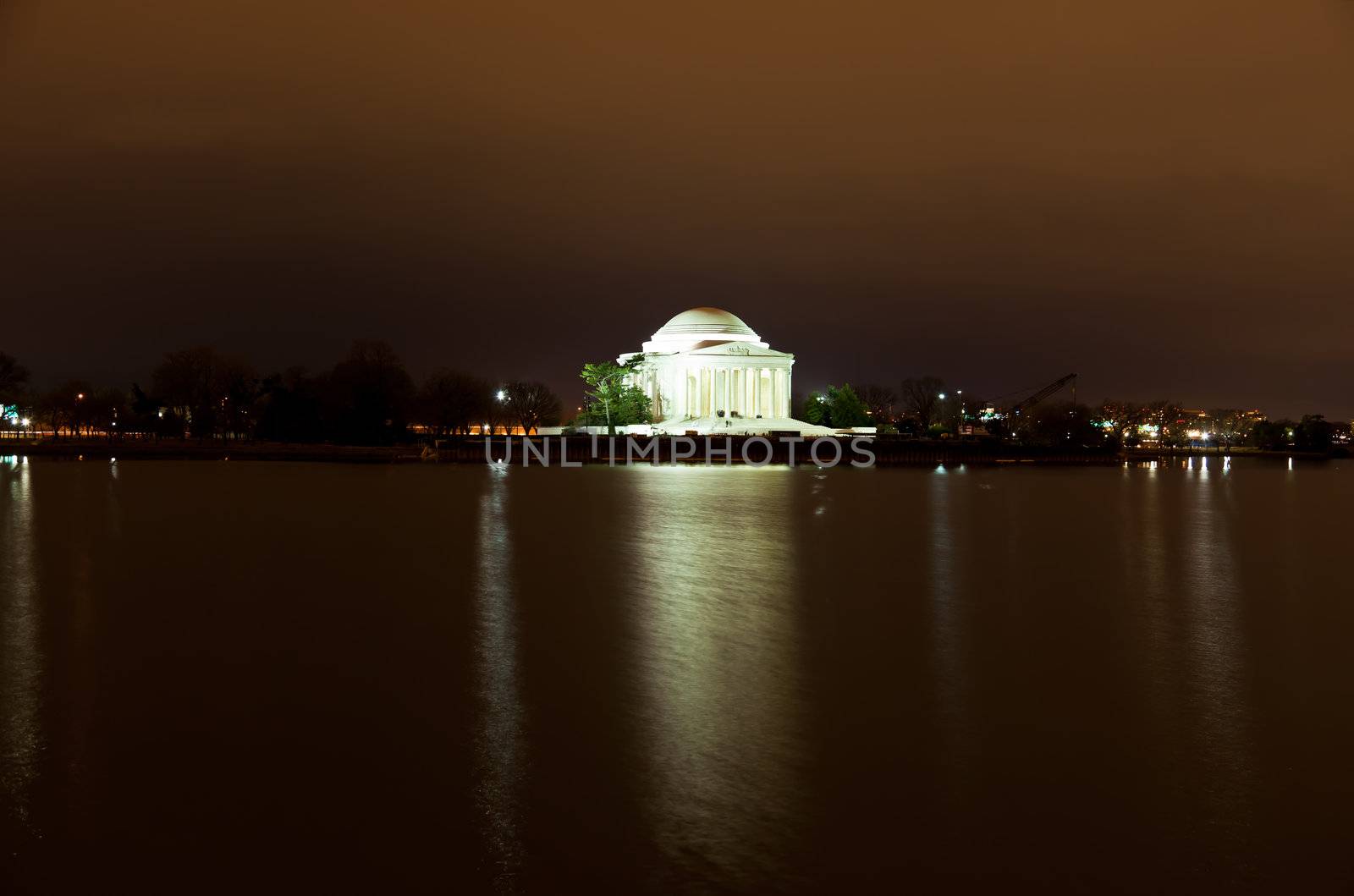 Jefferson Memorial at night by gary718