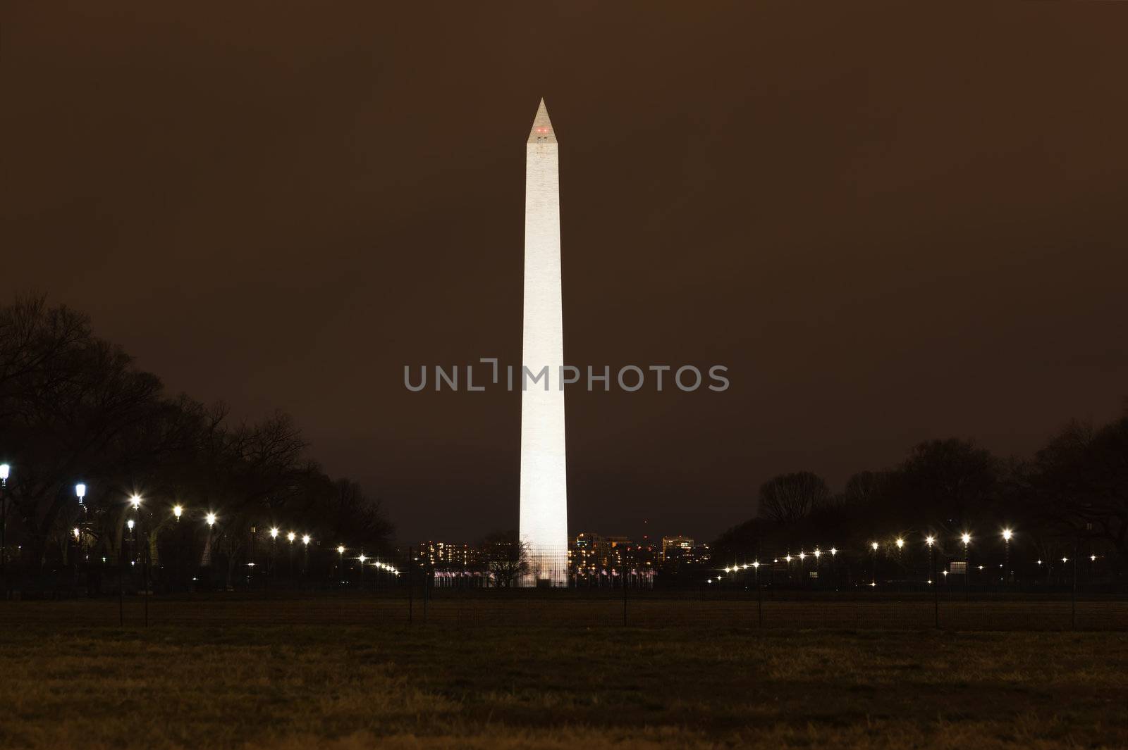 Washington Memorial at Night by gary718