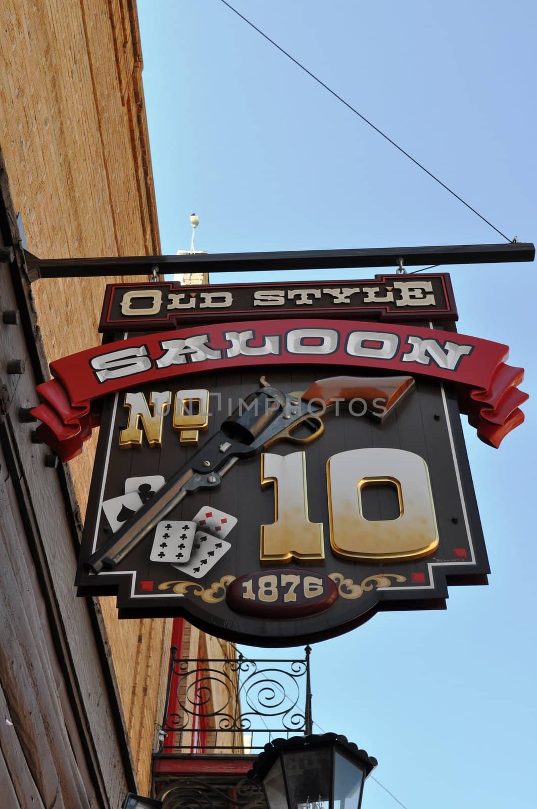 Deadwood old style saloon 10
