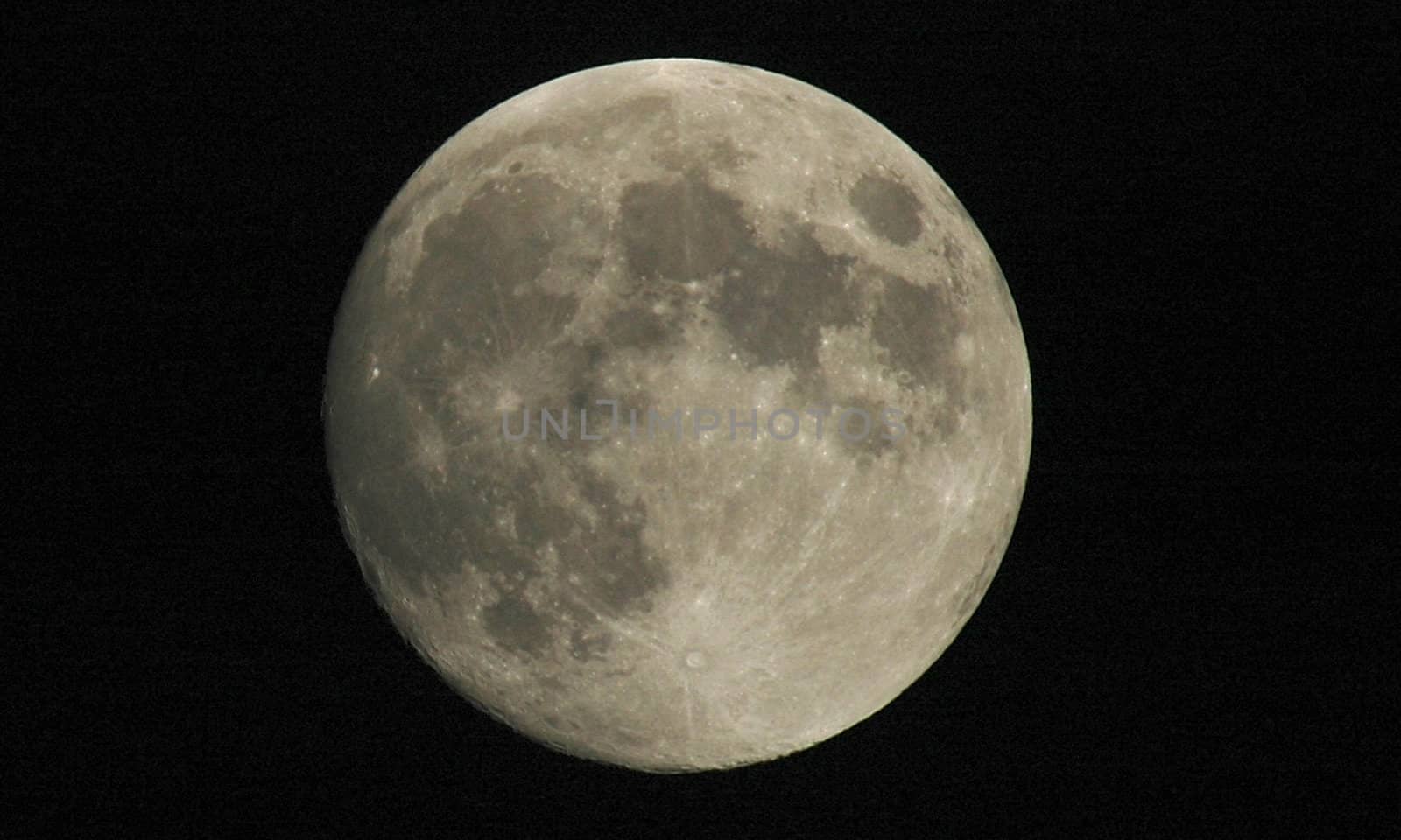  Full Moon with telephoto lens by photopierre