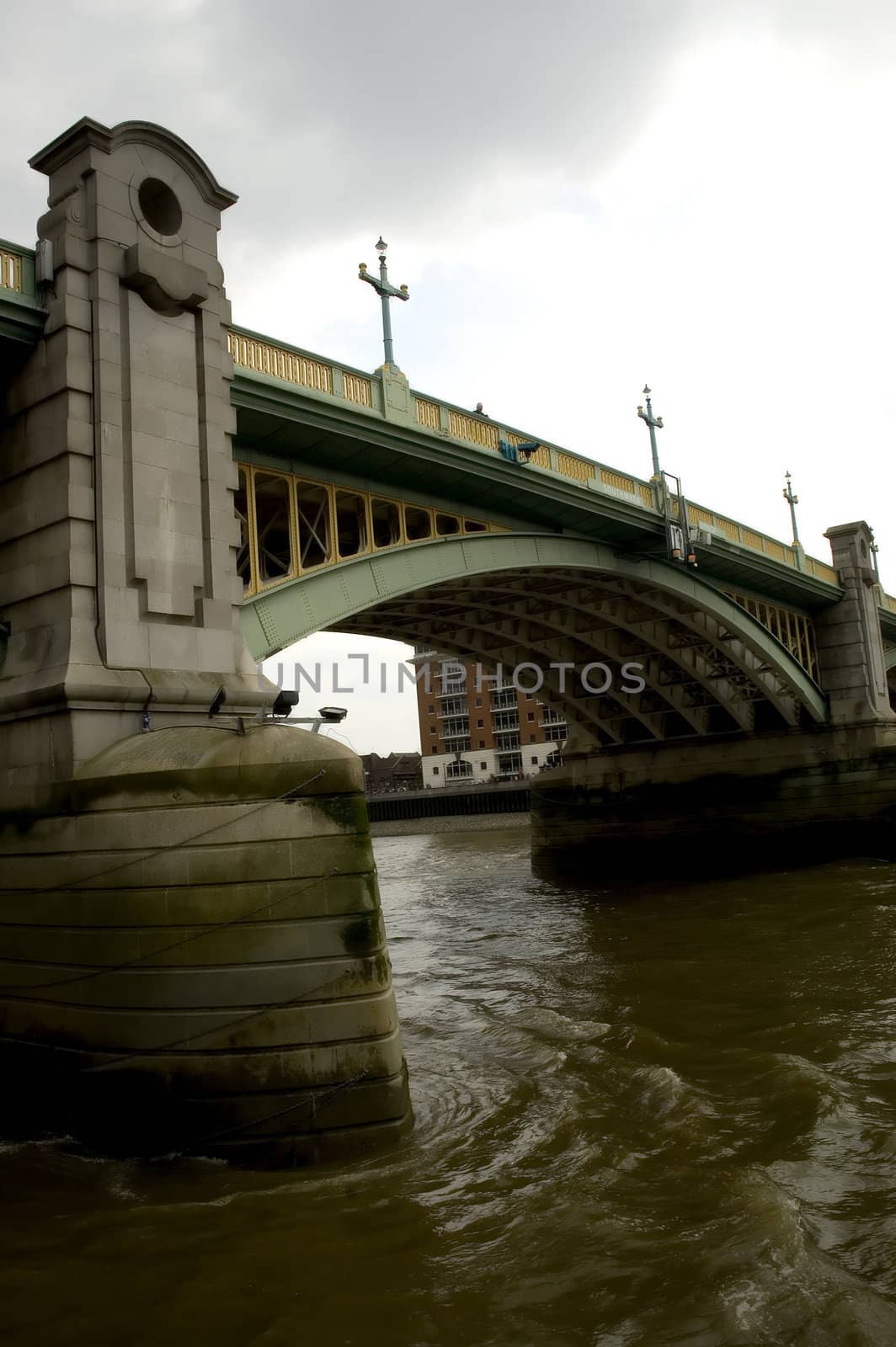 A London bridge