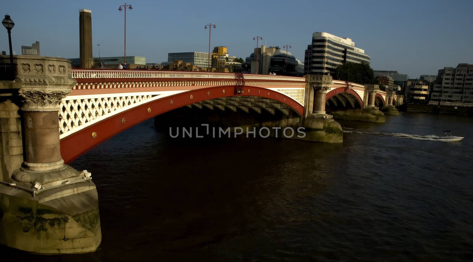 A view of one of the most beautiful bridges in London.