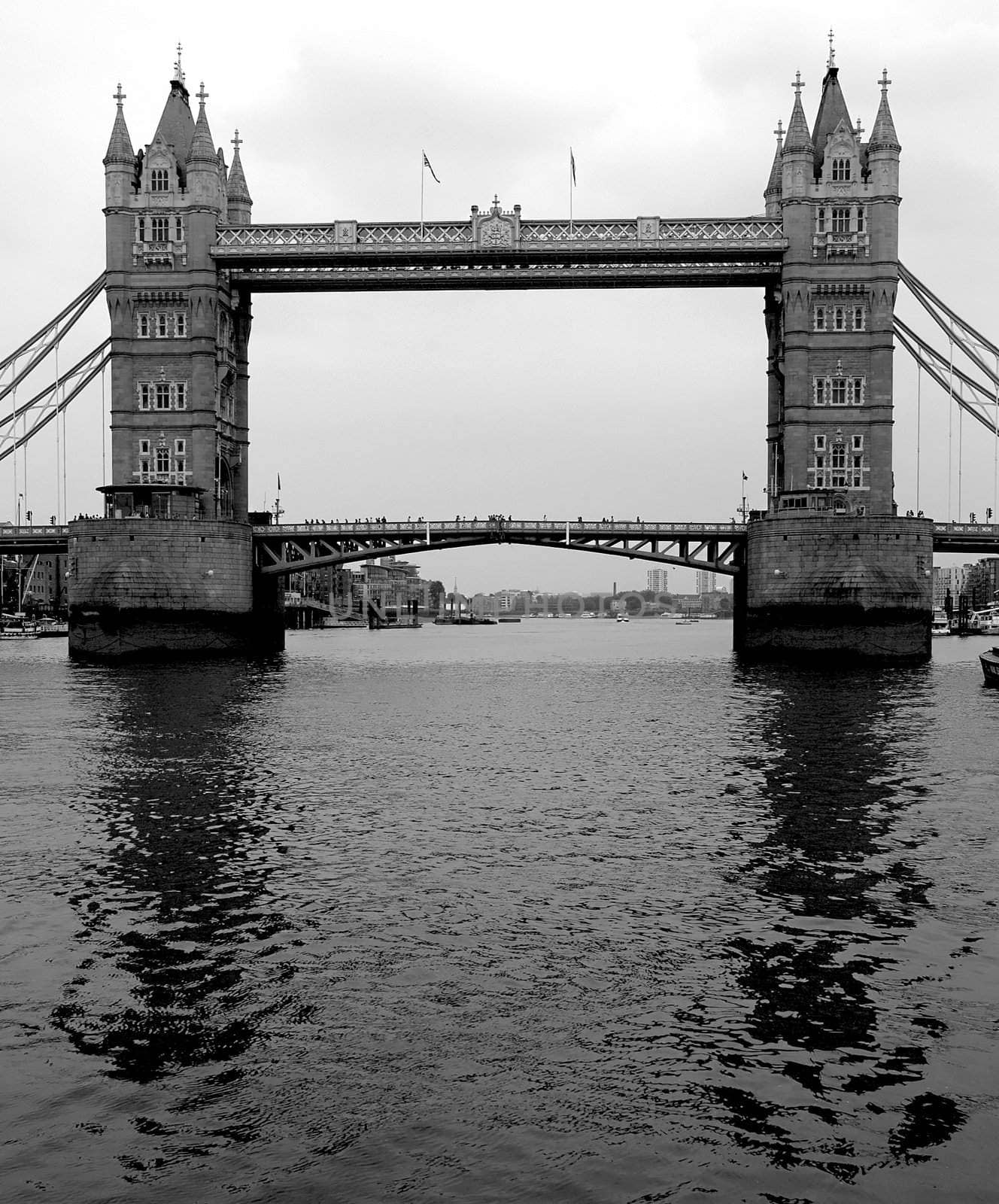 Image of London's famous Tower Bridge.