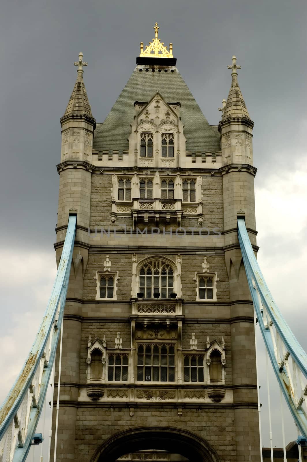 The London Bridge by eugenef