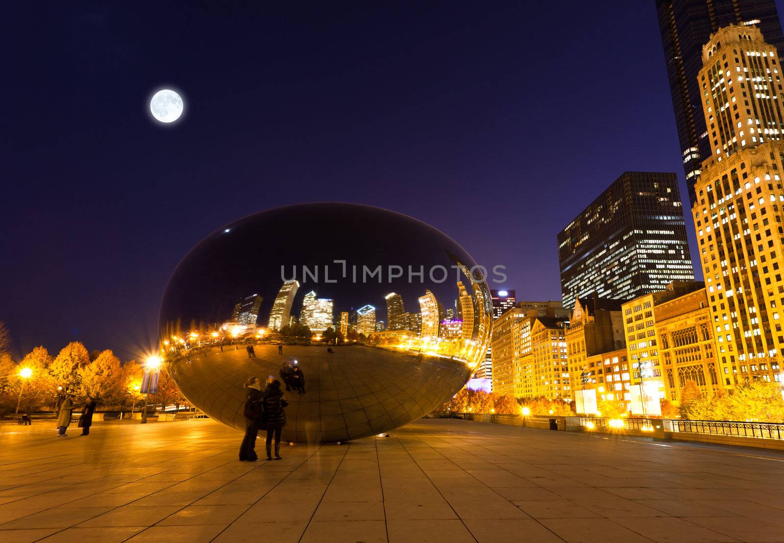  Millennium Plaza in Downtown, Chicago. The amazing night view of the light and reflection of Chicago Skyline