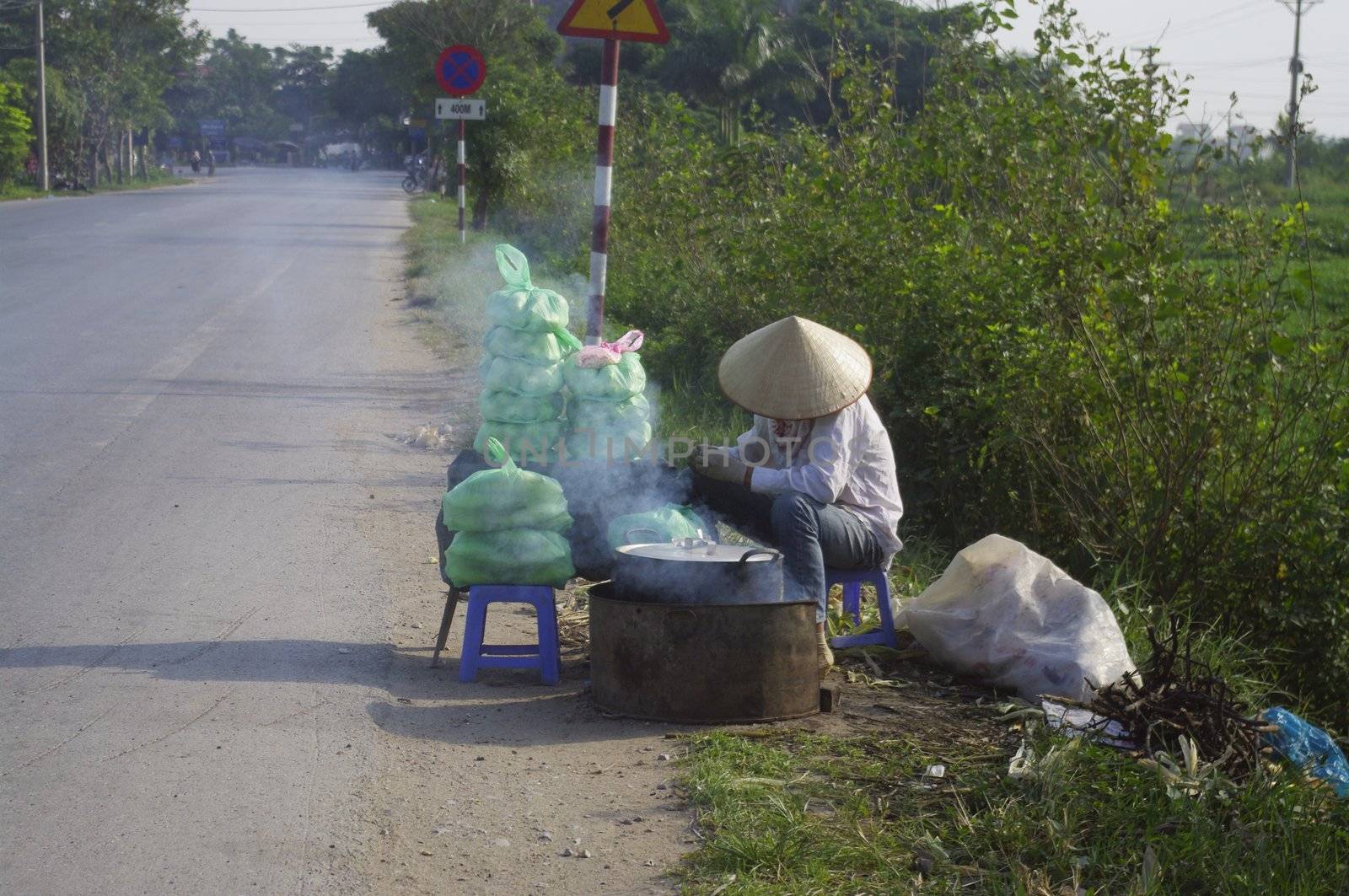 On roadsides in september to November, many vendors offer corn on the cob steamed.