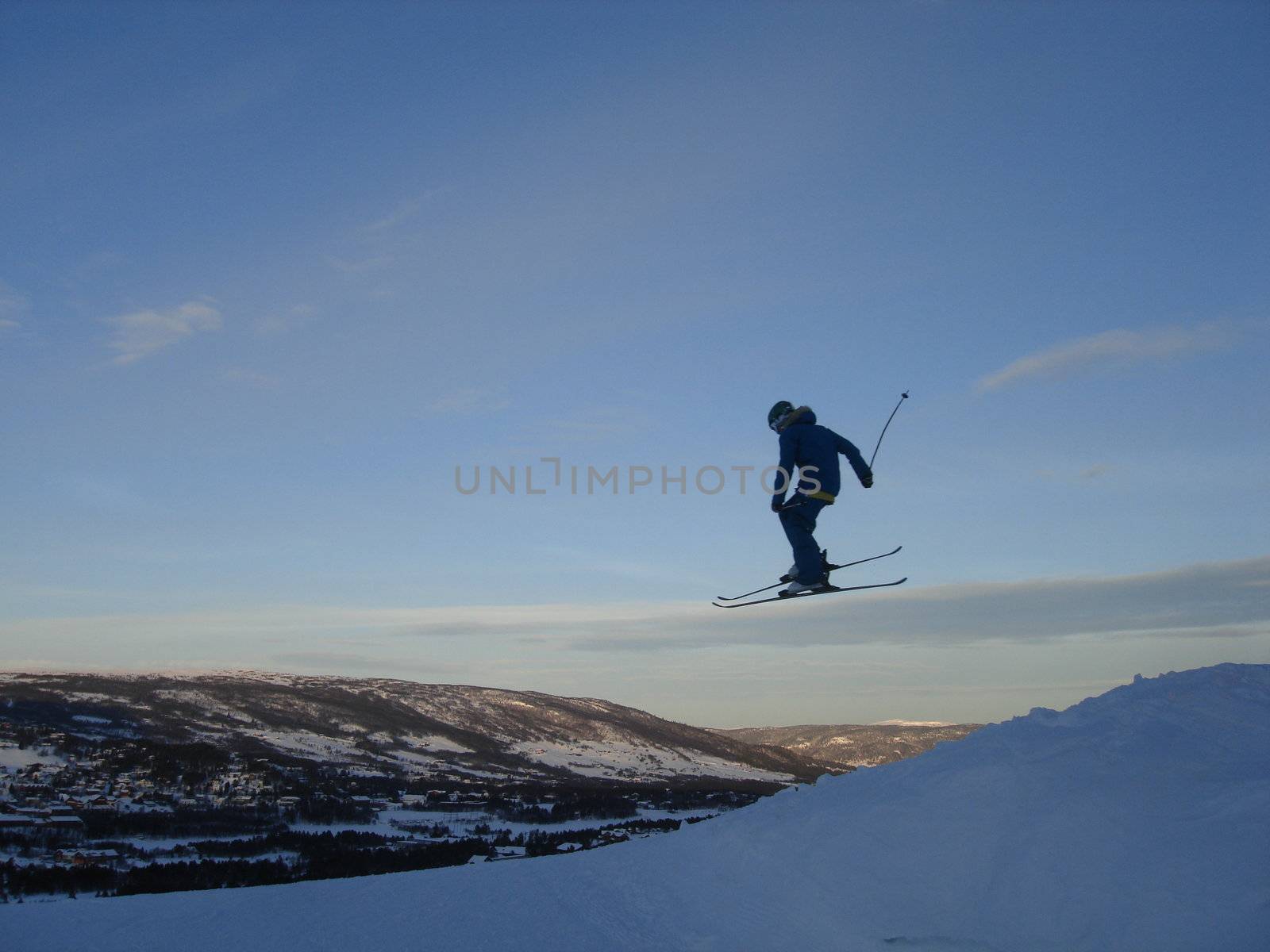 Scandinavian Lifestyle-skiing view by Bildehagen