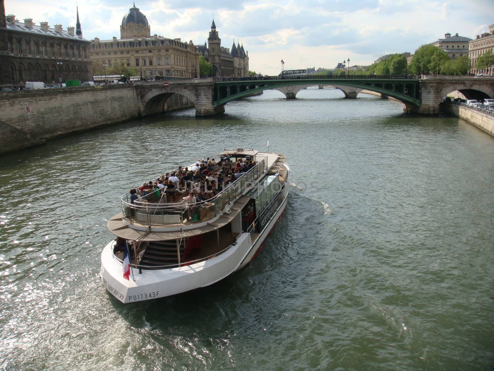 Scandinavian Lifestyle-vessel on the river Seine, Paris by Bildehagen