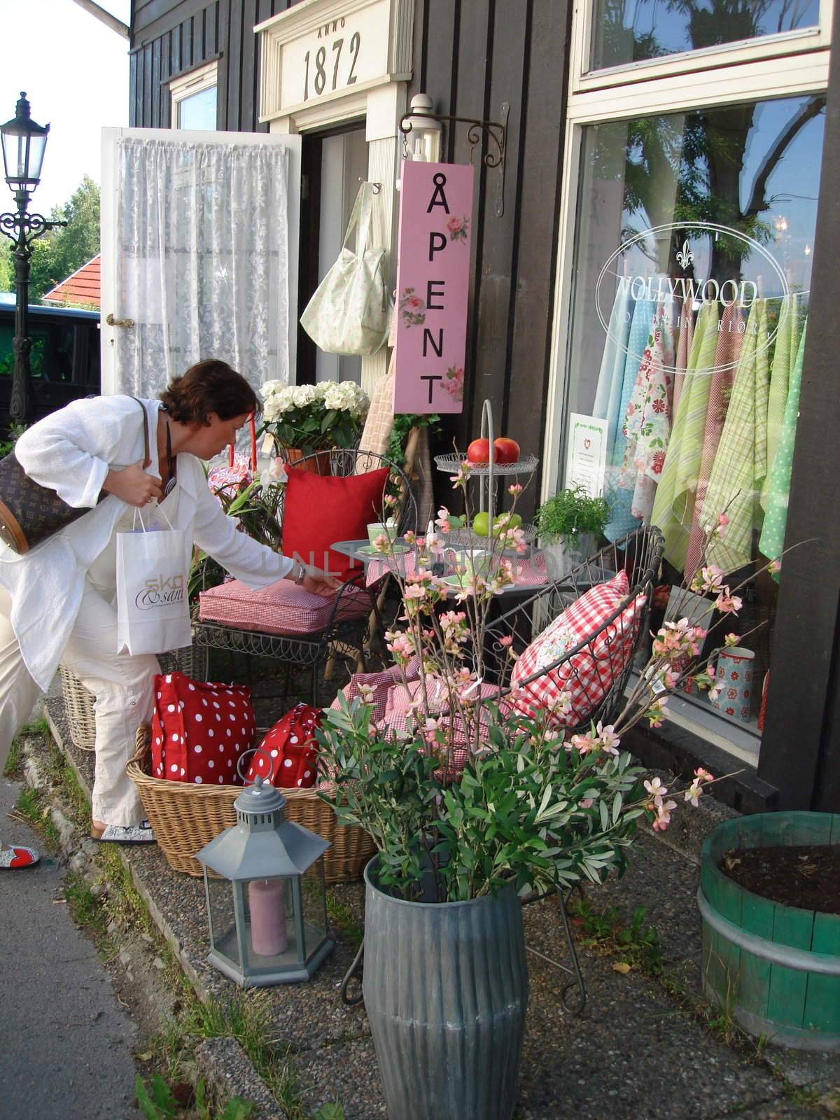 Scandinavian Lifestyle-flowers shop by Bildehagen
