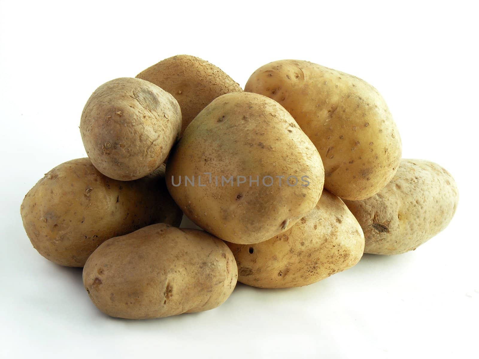 raw potatoes by RAIMA