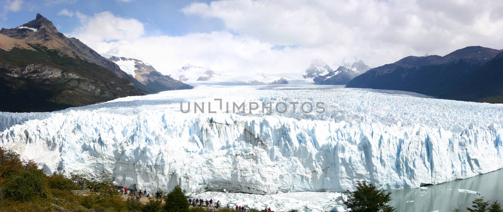 Glacier perito moreno in Argentina (patagonia)