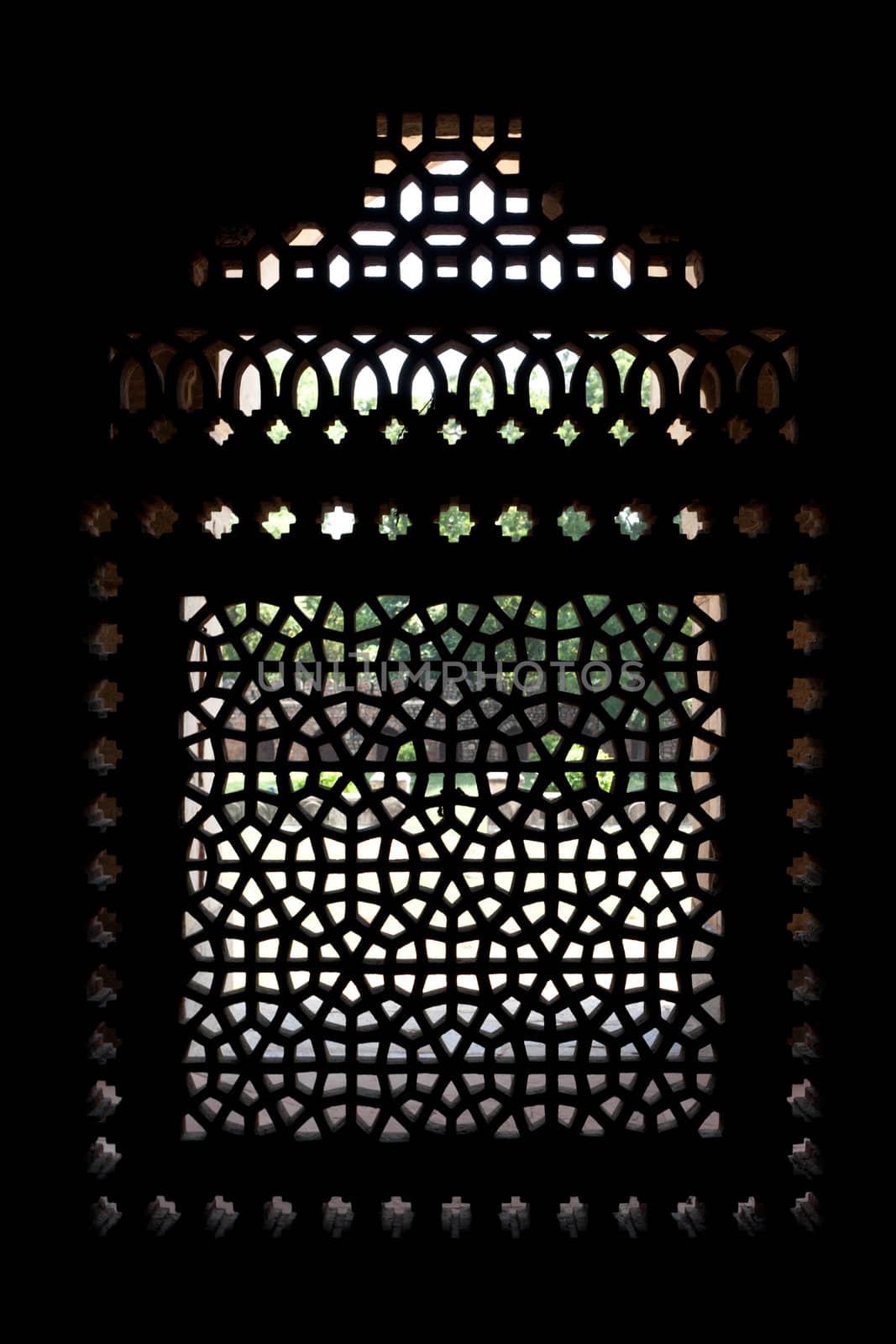 Marble carved screen window at Marble carved screen window at Isa Khan's Tomb. Humayun's Tomb complex, Delhi, India