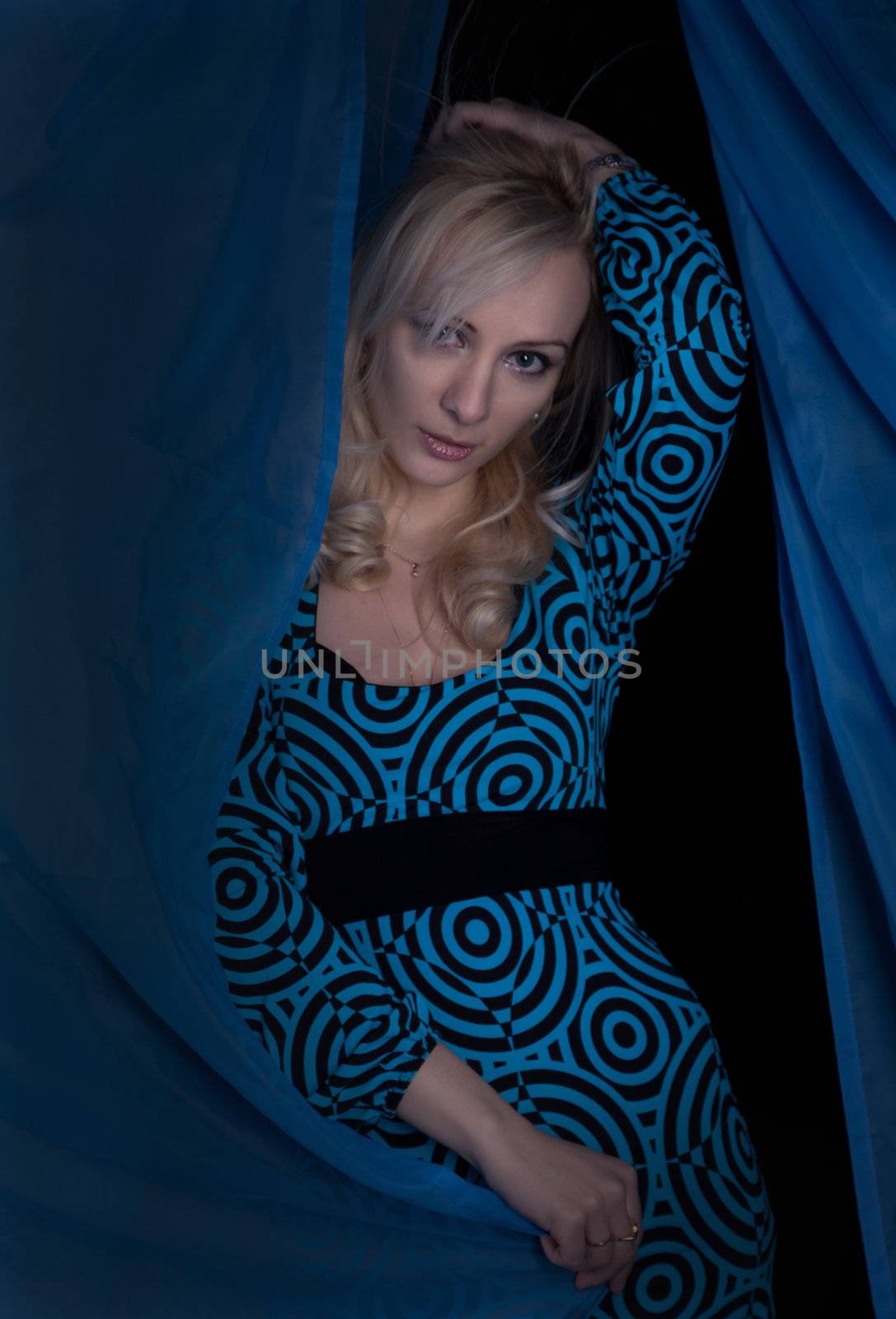 Blue  curves by msdnv