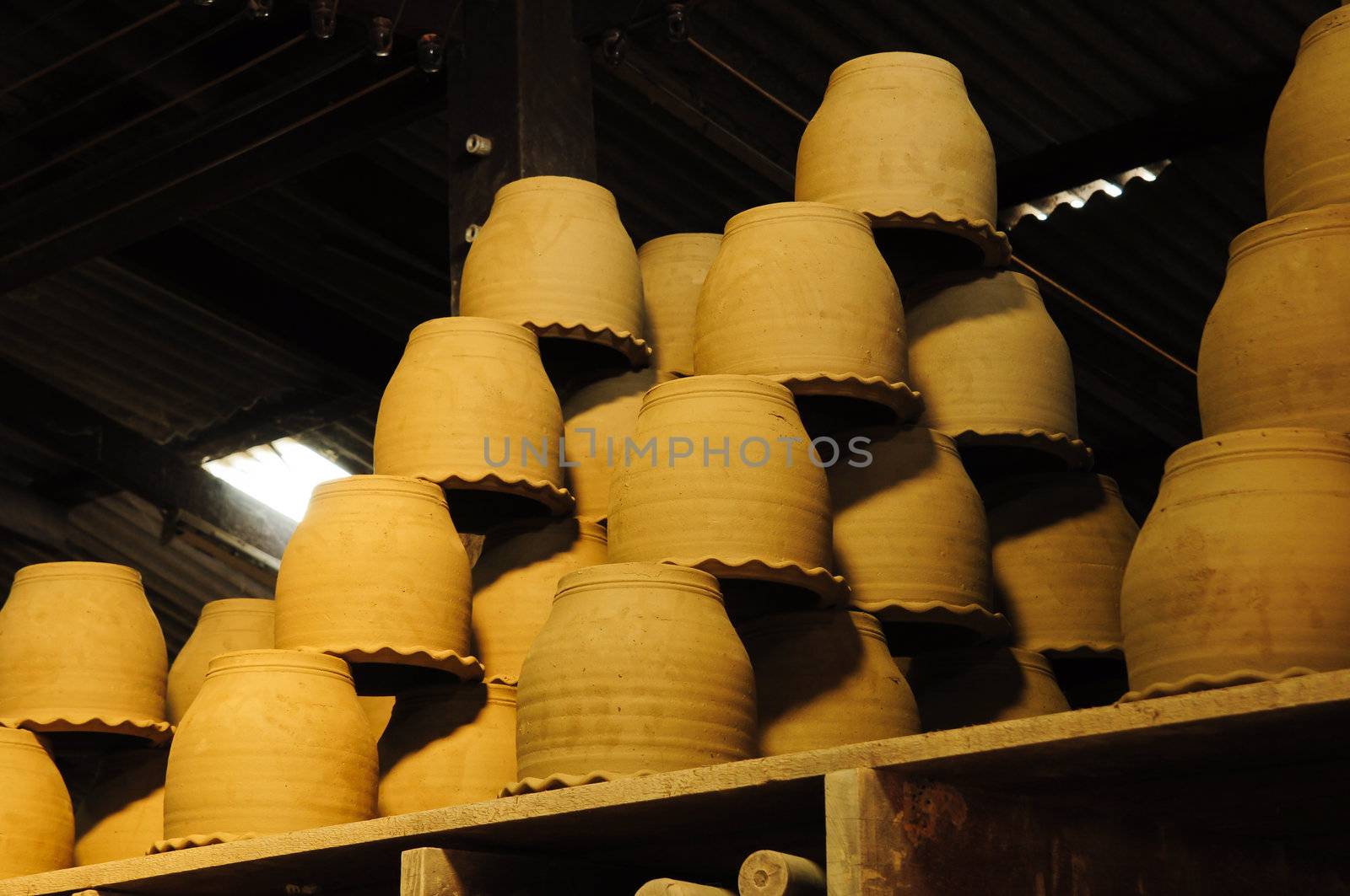 pattern of Little clay flower pots, used to background