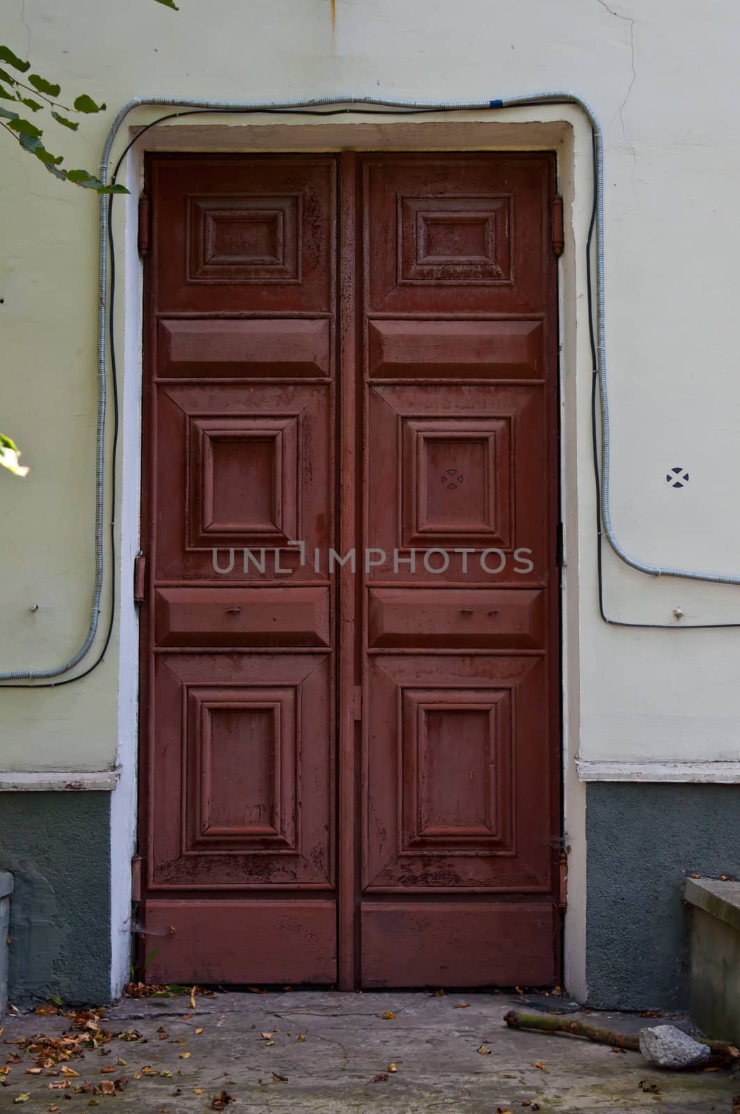 The entrance to the old building. The city of Kaliningrad. Russian Federation.