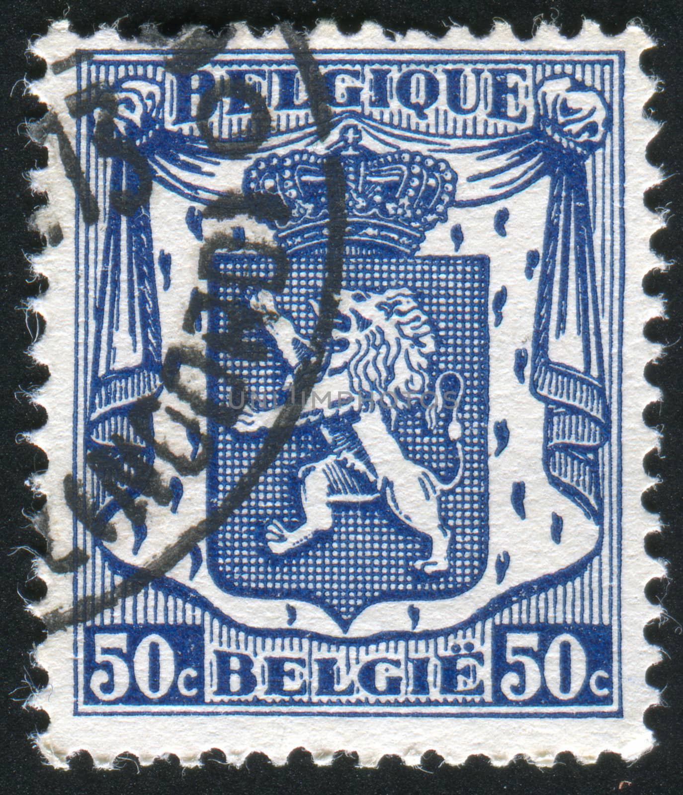 BELGIUM - CIRCA 1935: stamp printed by Belgium, shows Coat of Arms, circa 1935