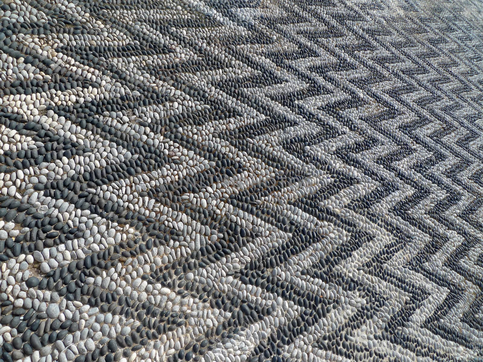 mosaic floor zig zag details black and white