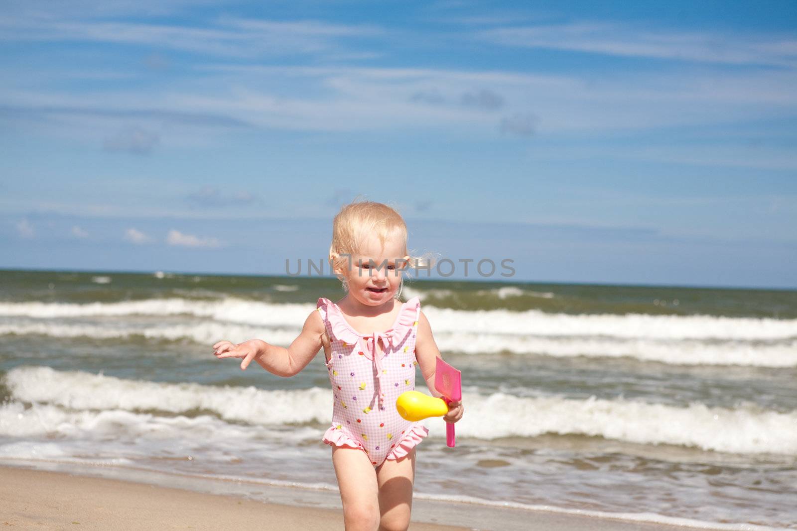 child on the beach by vsurkov