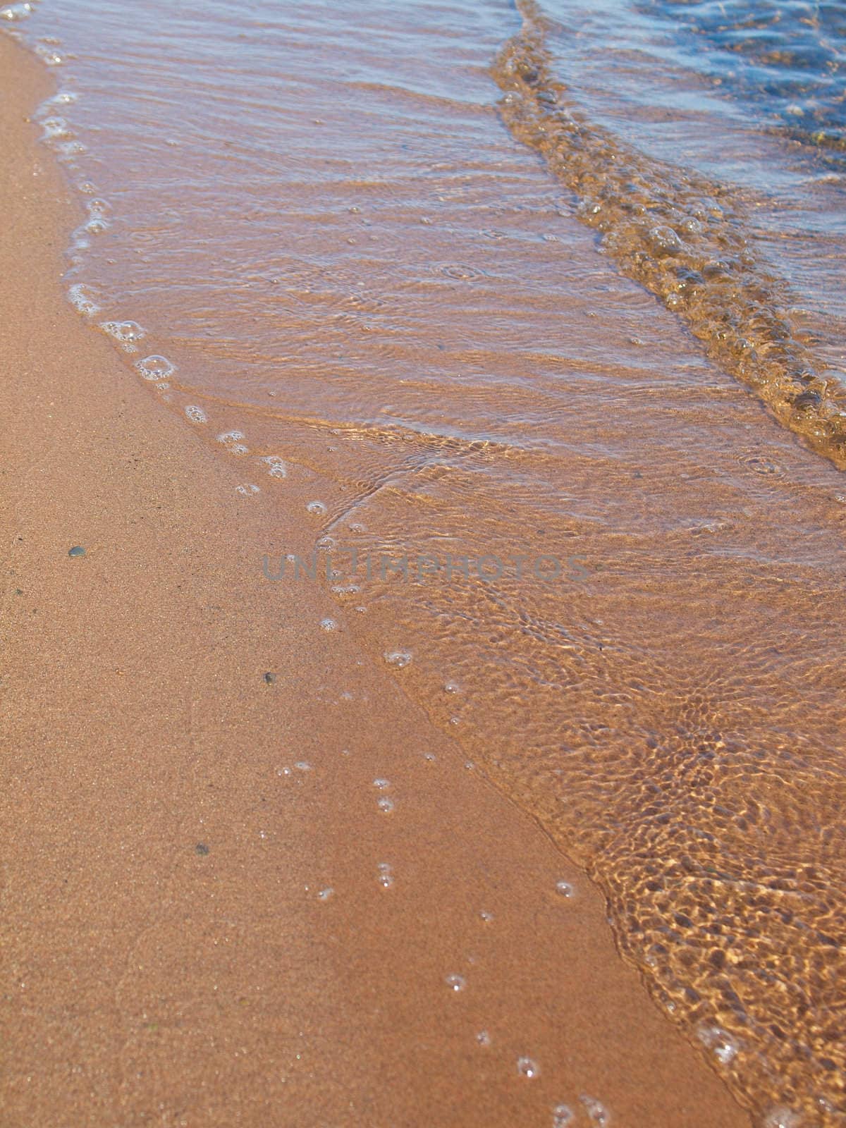 Sandy beach on Lake by Enskanto