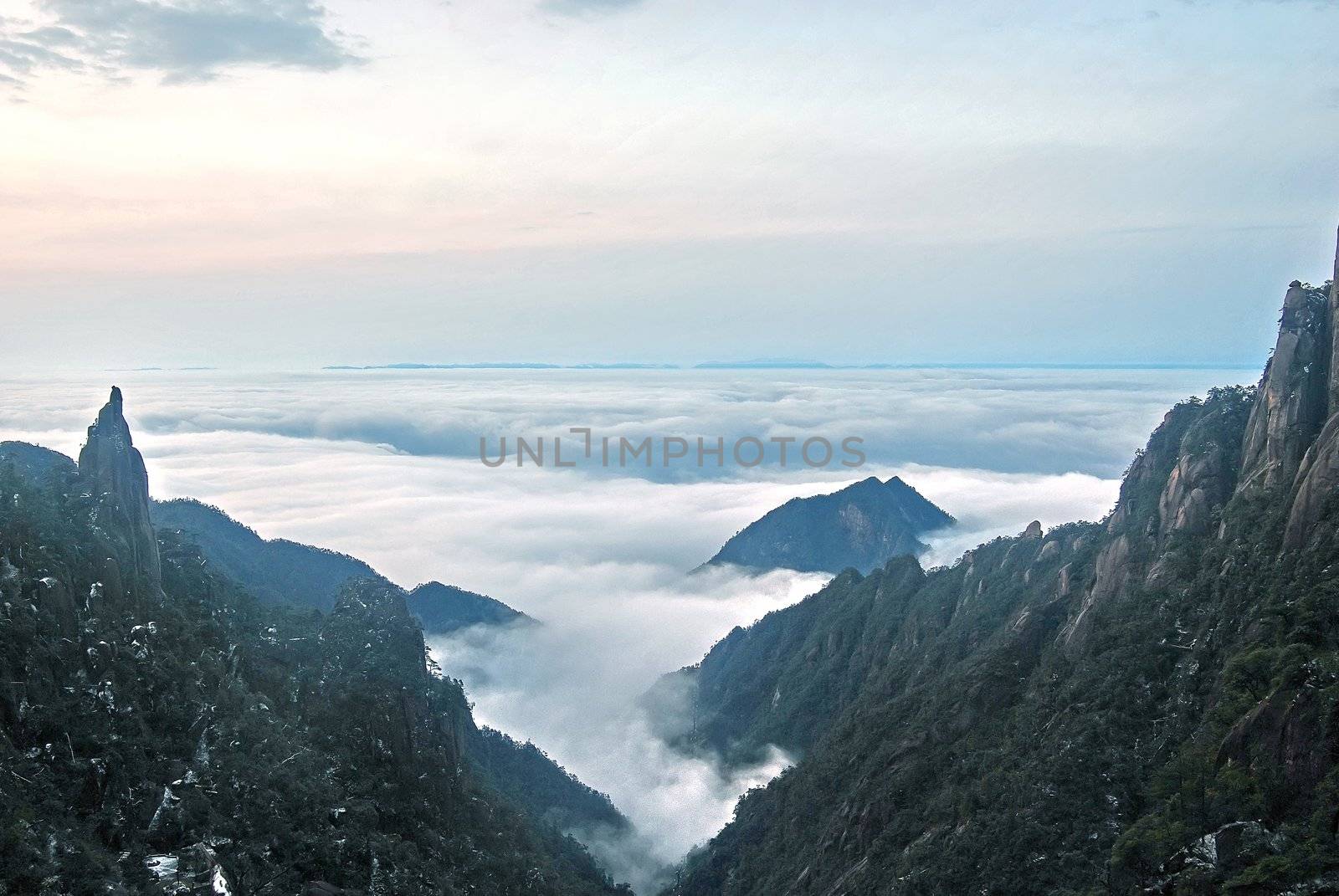 The cloud and mist of Sanqingshan mountain - Filming in Jiangxi, China by xfdly5