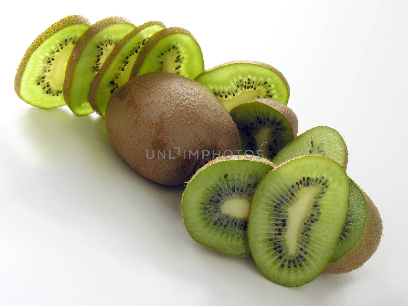 kiwi fruits slices