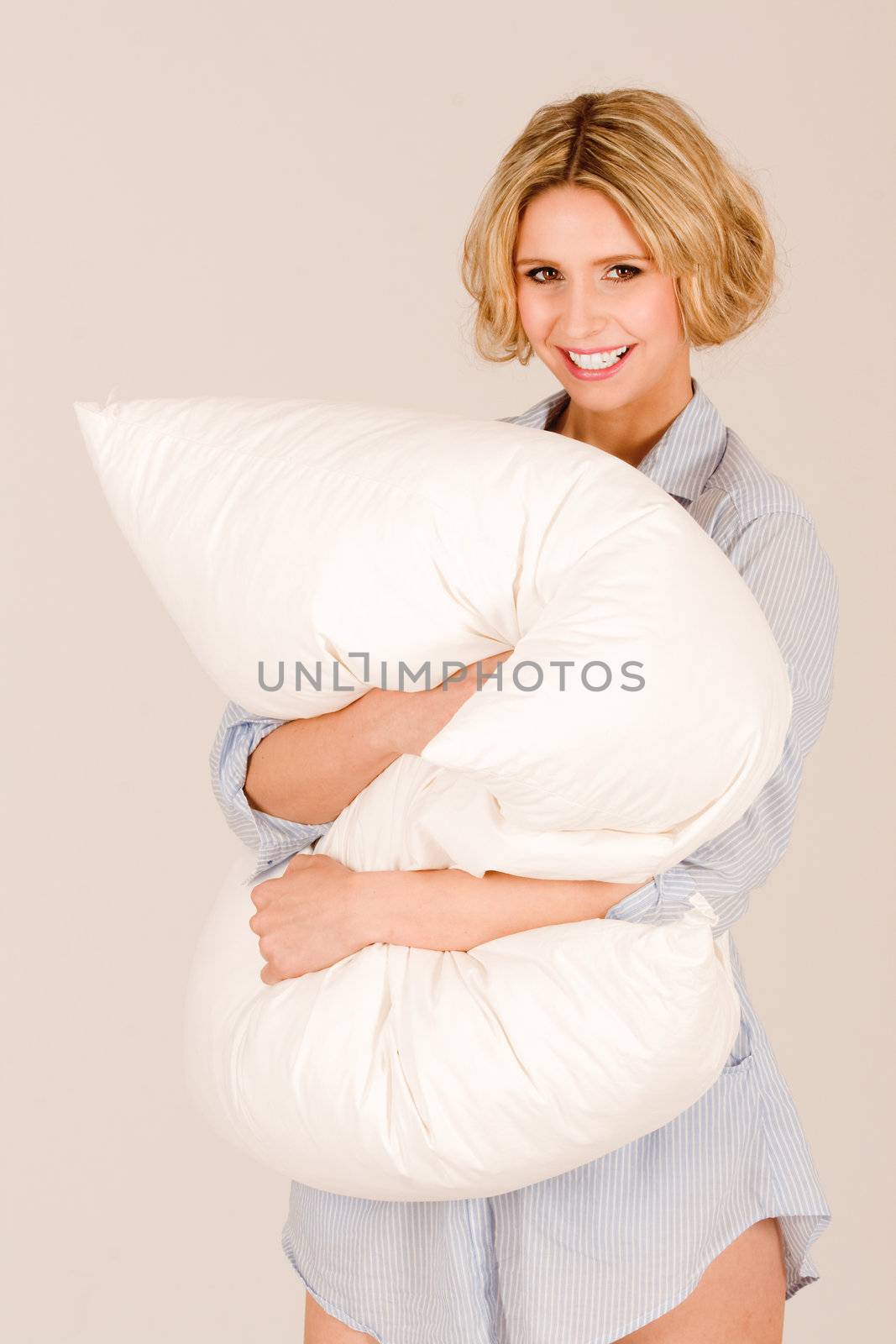 Girl with pillow by STphotography