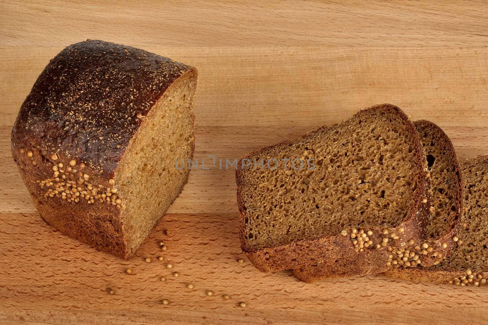 sliced ​​bread with coriander