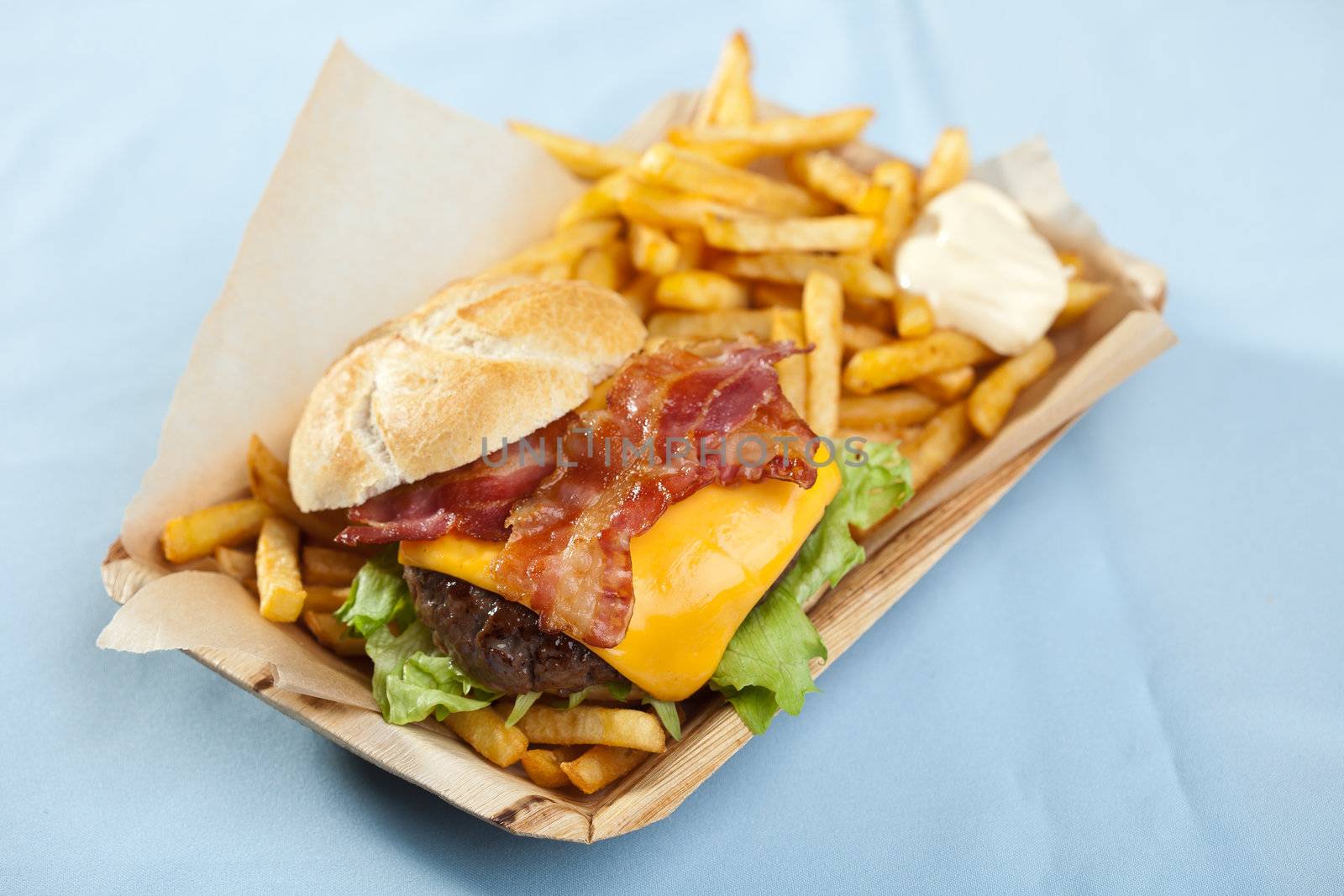 Cheeseburger with bacon and fries by Fotosmurf