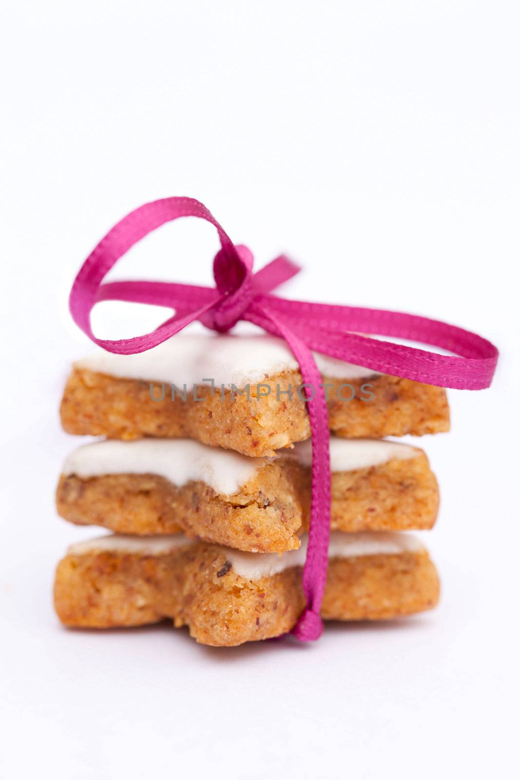 Cinnamon biscuits with pink ribbon