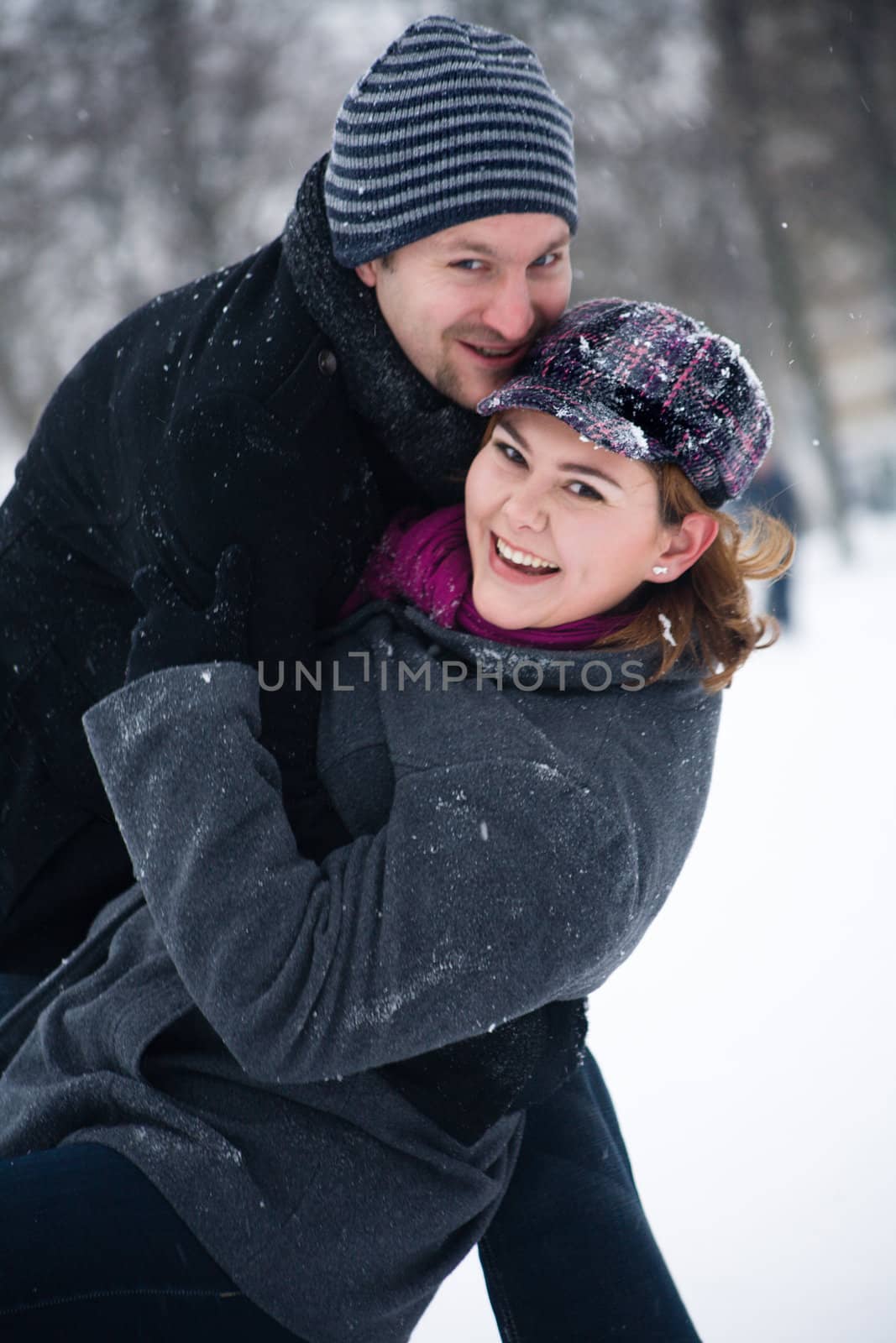 Happy winter couple by DNFStyle