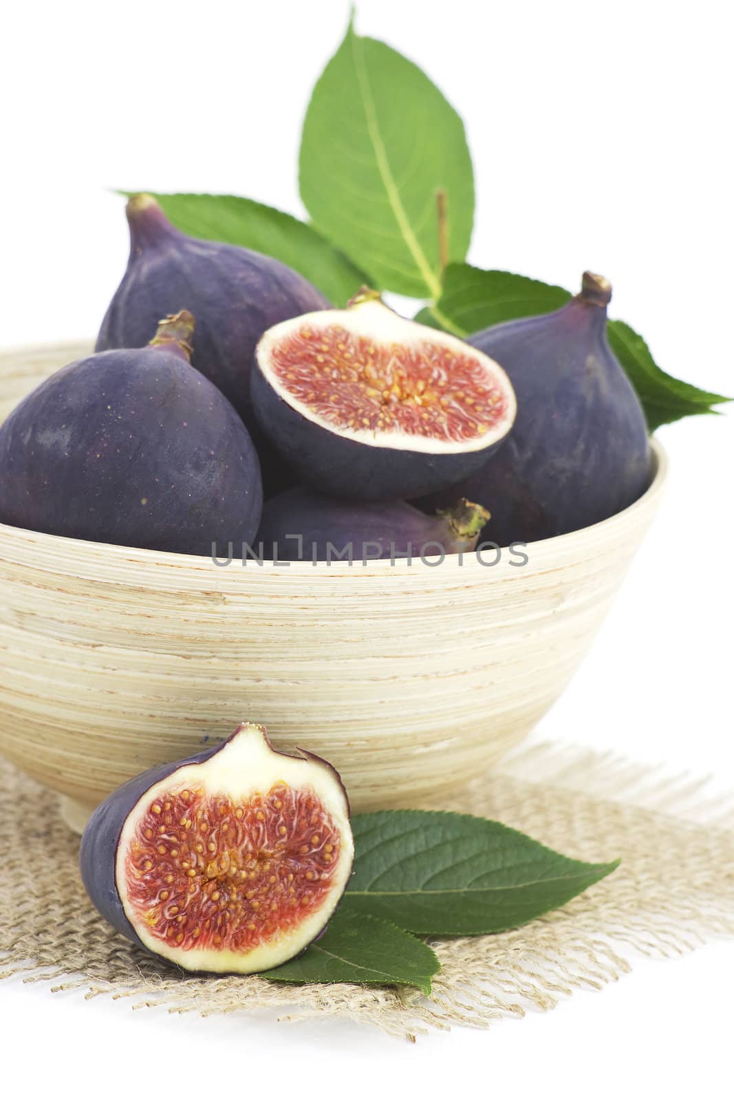 fresh figs by miradrozdowski