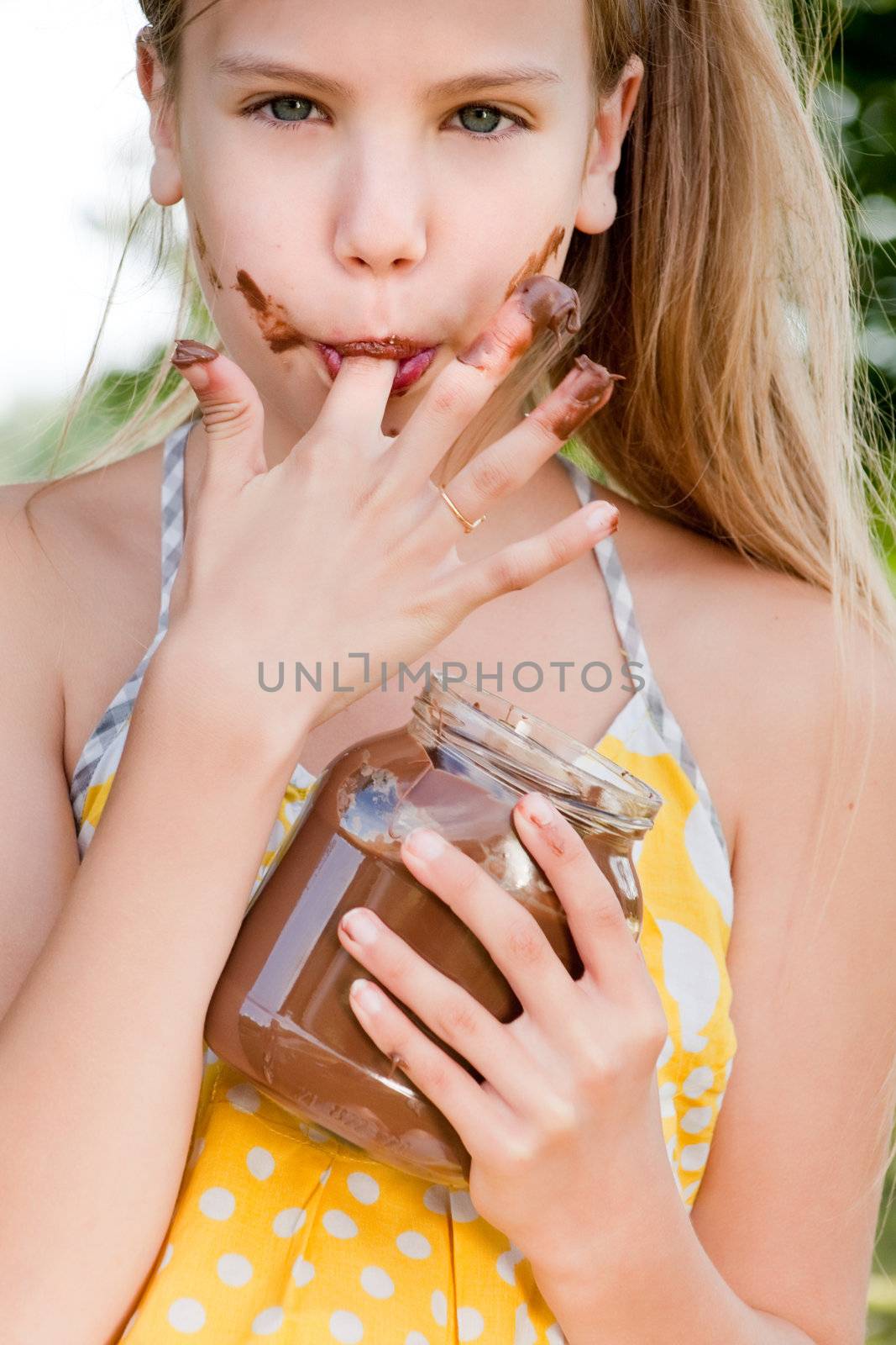 nutella girl by DNFStyle