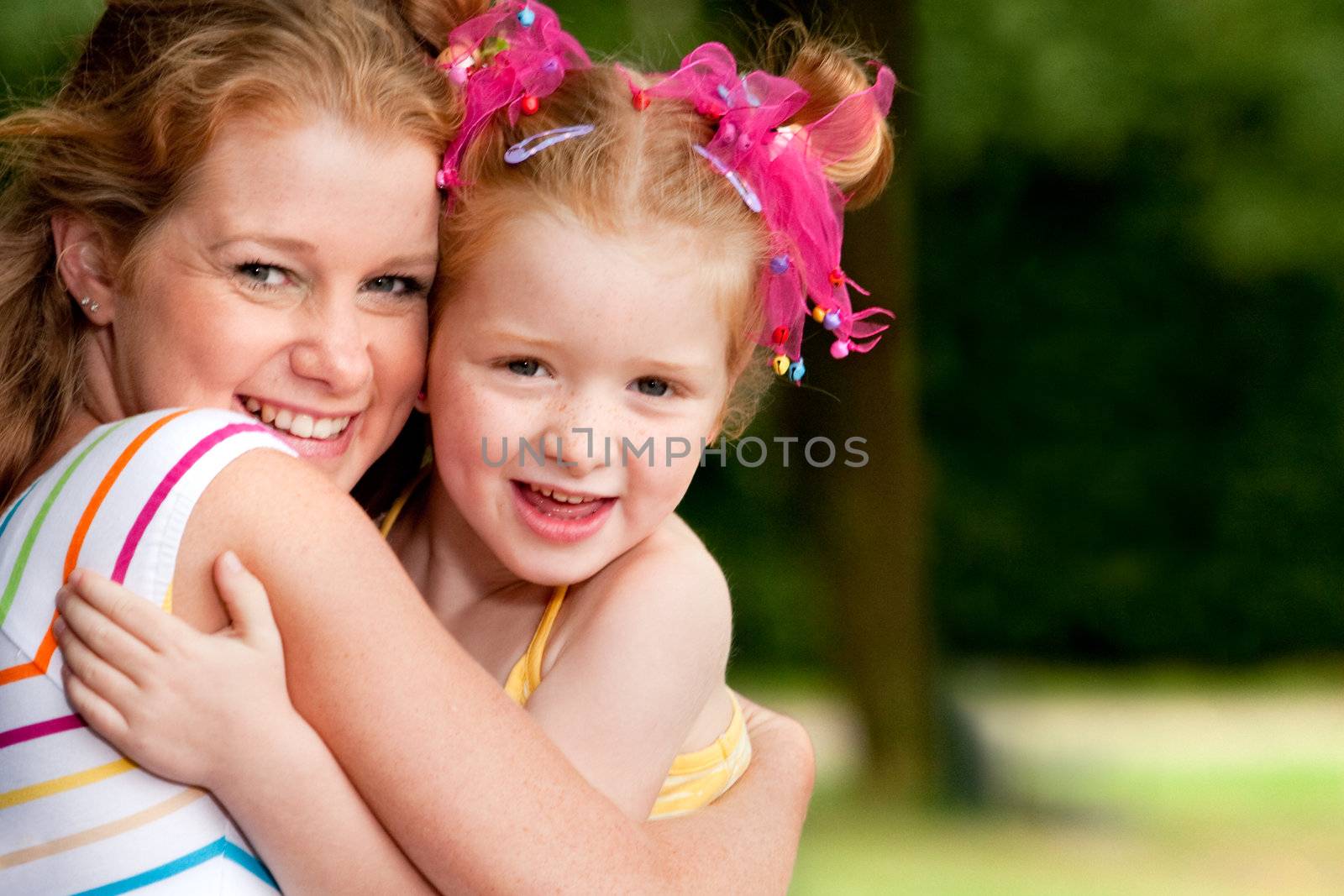 Mother and Daugther by DNFStyle