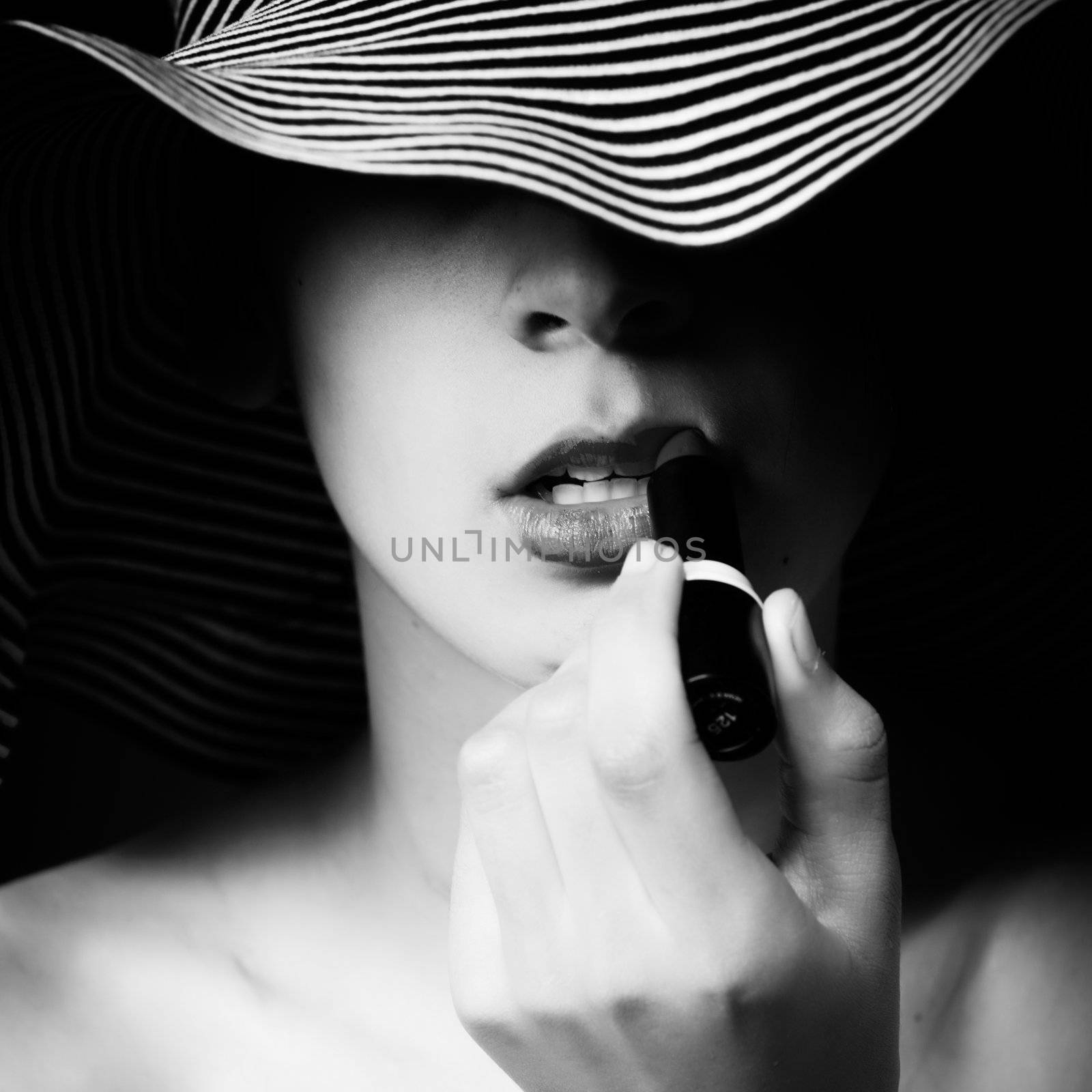 Black and white lipstick girl with summer hat by DNFStyle