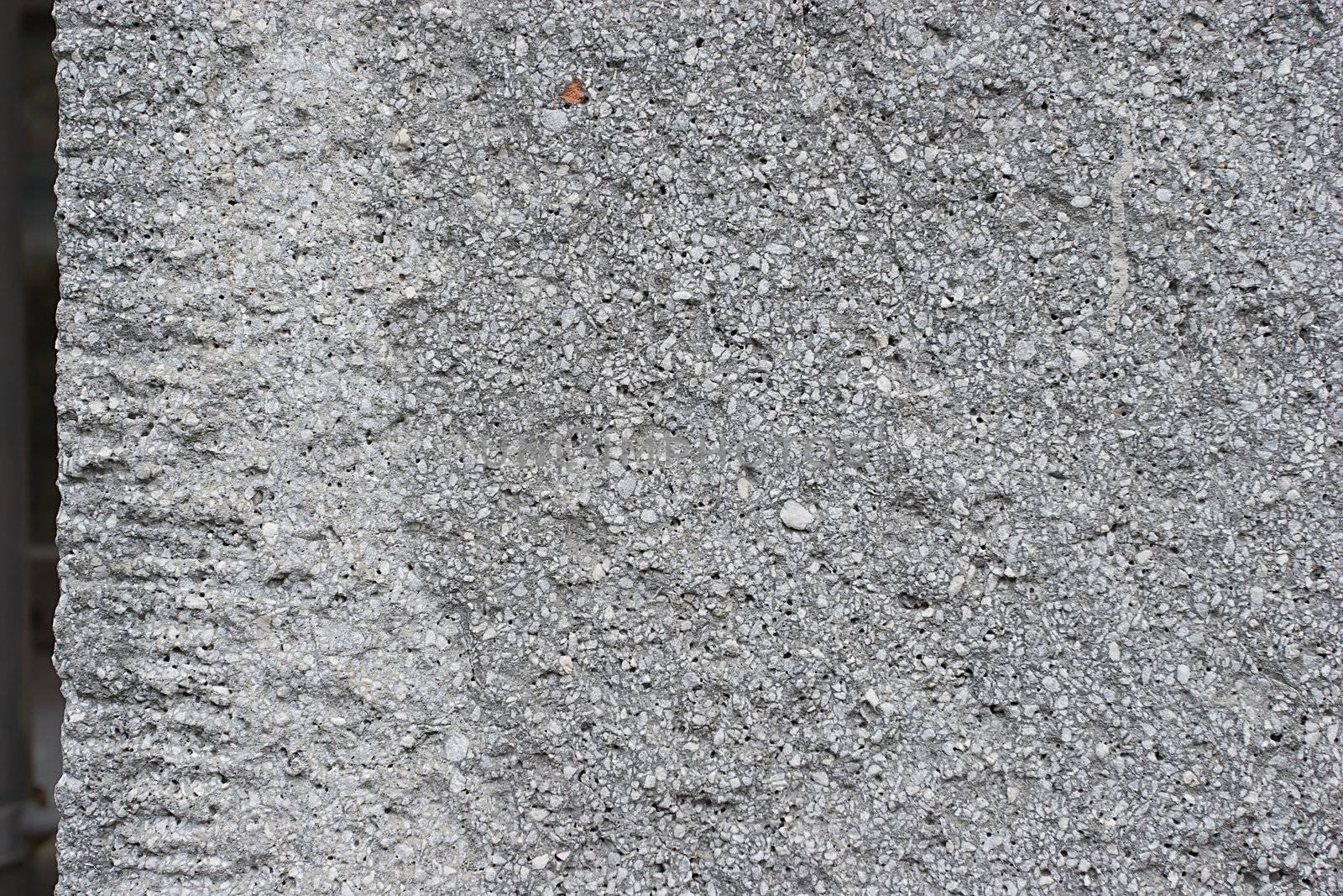 Decorative plaster simulating a chipped stone