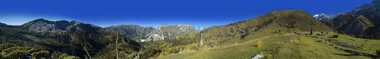 Seaward mountain range near Kiakora in New Zealands South Island 