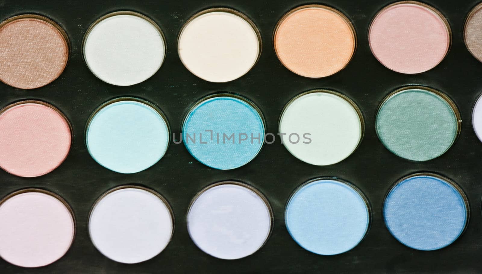 Color Palette of makeup by rothphotosc