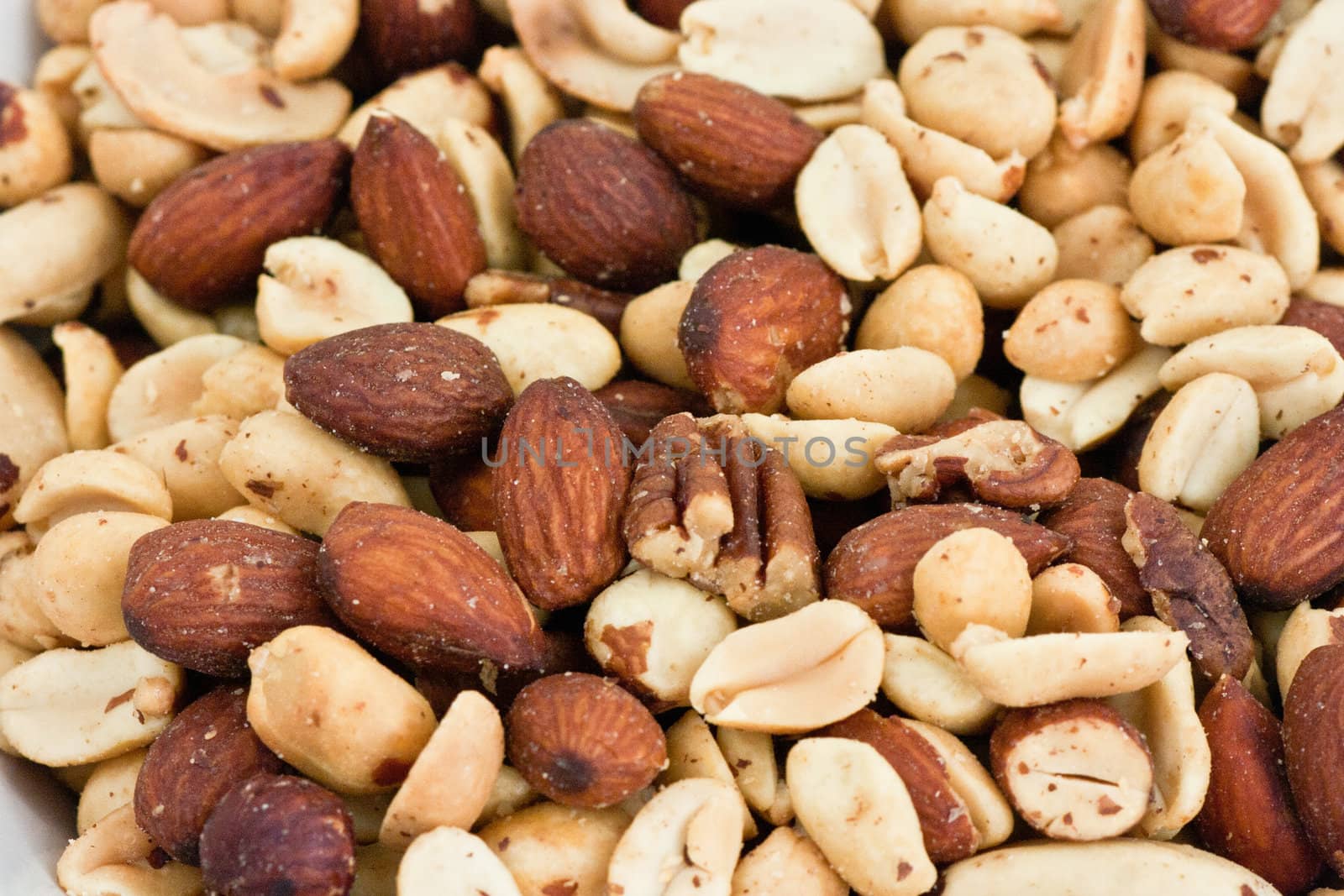 Mixed nut in a bowl close up.