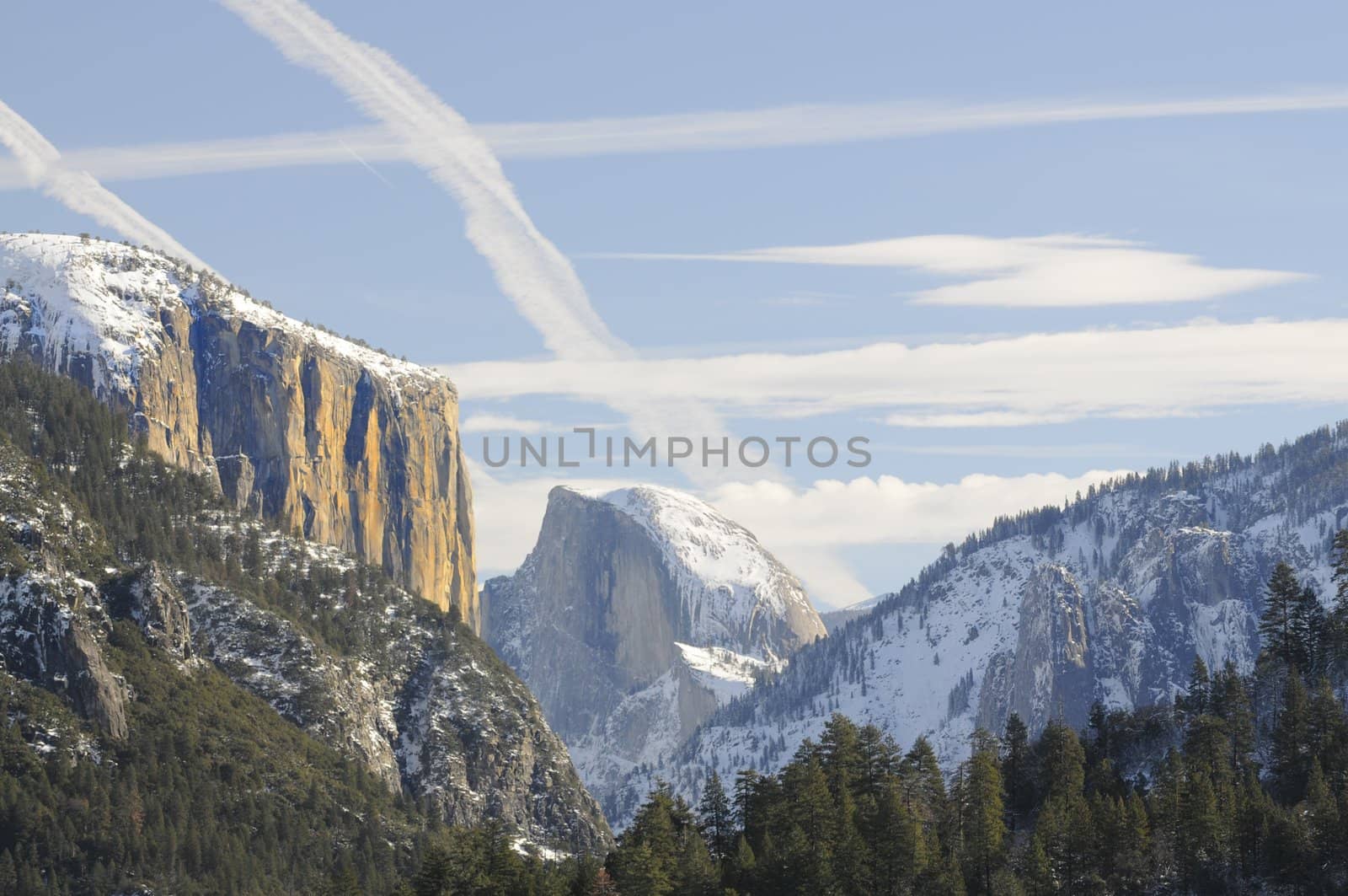 Sun rise on the granite peaks in Yosemite valley